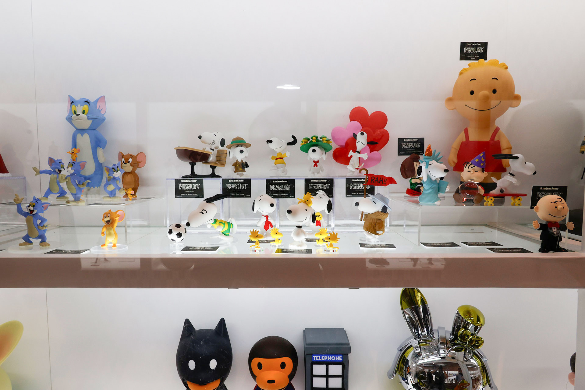 「ピーナッツ」の新作として、「SERIES 19 World greatest soccer player」、「SERIES 19 Happiness is all your friends」、「SERIES 19 Father’s-day-tie」、「SERIES 19 You're number one」、「SERIES 19 World's Greatest Fan」の5種類が登場