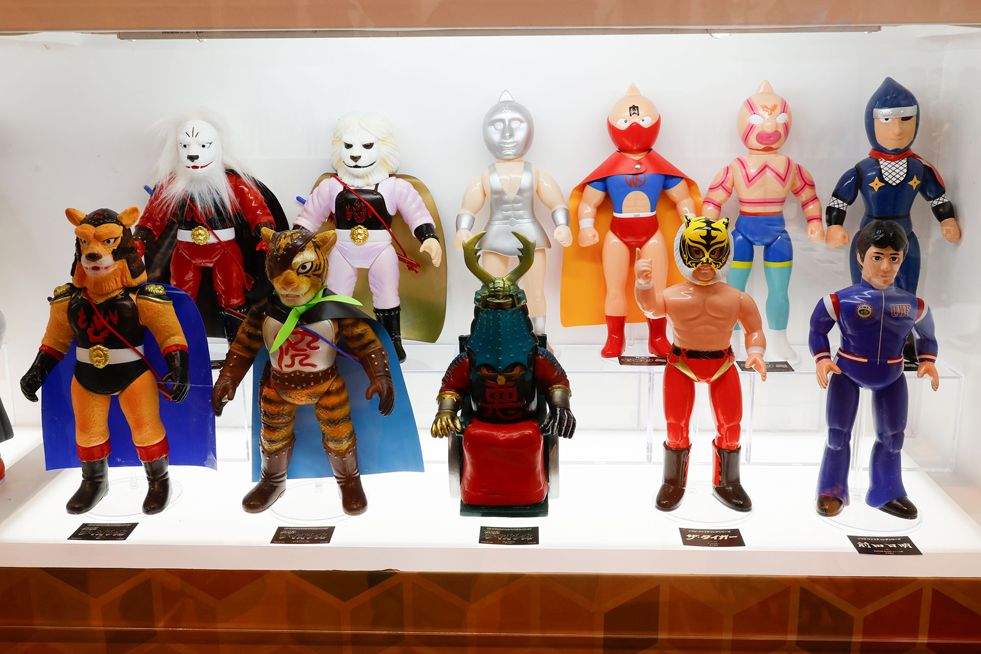 こちらの新作は「前田日明 旧UWF ジャージ版」、「ザ・タイガー」の2点