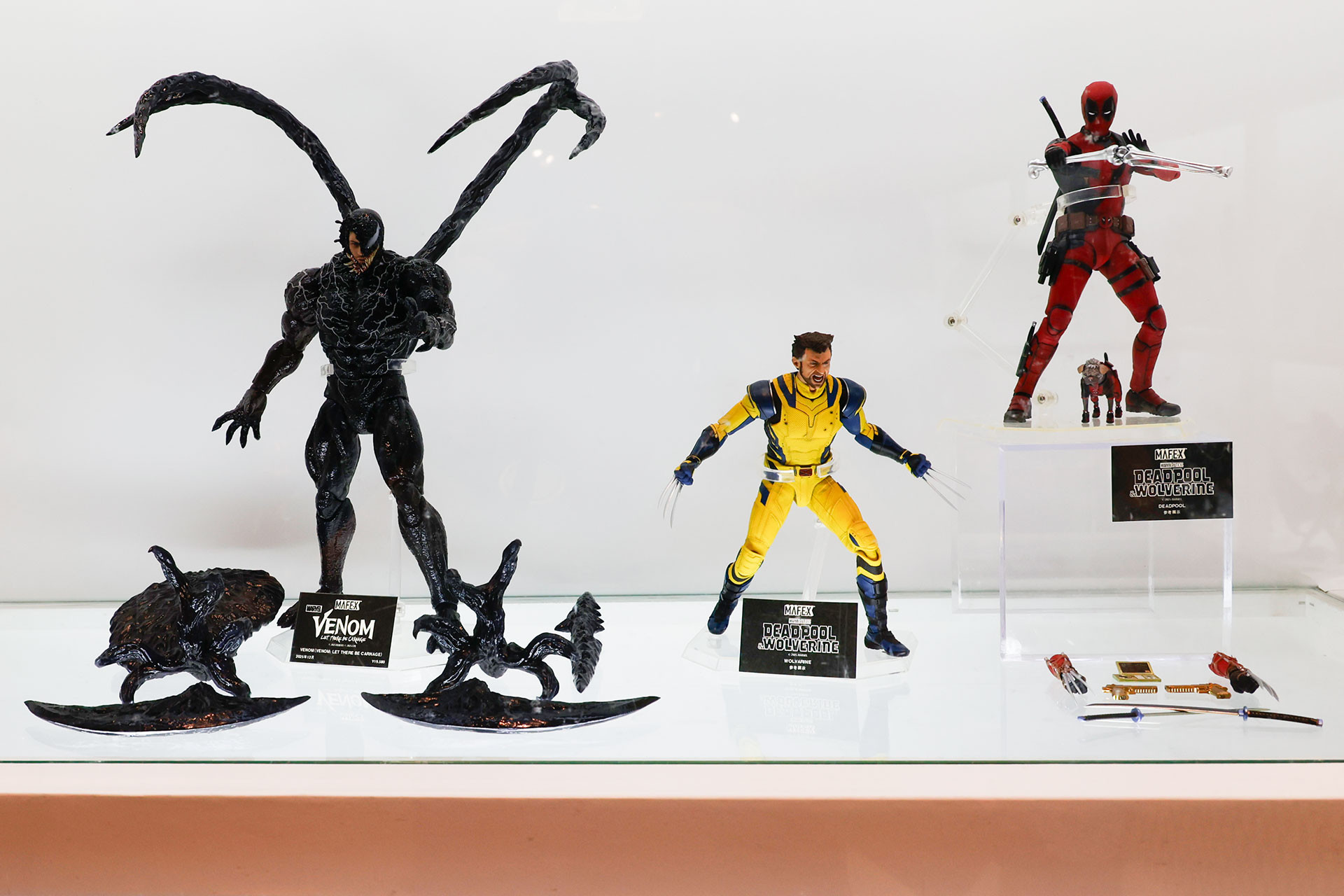 映画「デッドプール&ウルヴァリン」より「WOLVERINE」と「DEADPOOL」が新作で登場