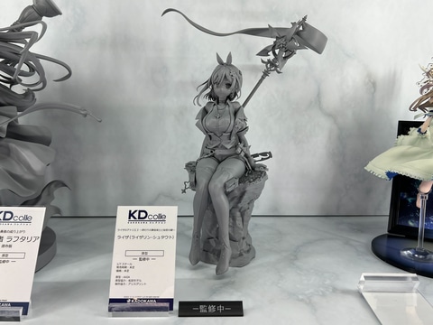 ライザ　1/7　フィギュア Amazon.co.jp: ライザのアトリエ ～常闇の女王と秘密の隠れ家