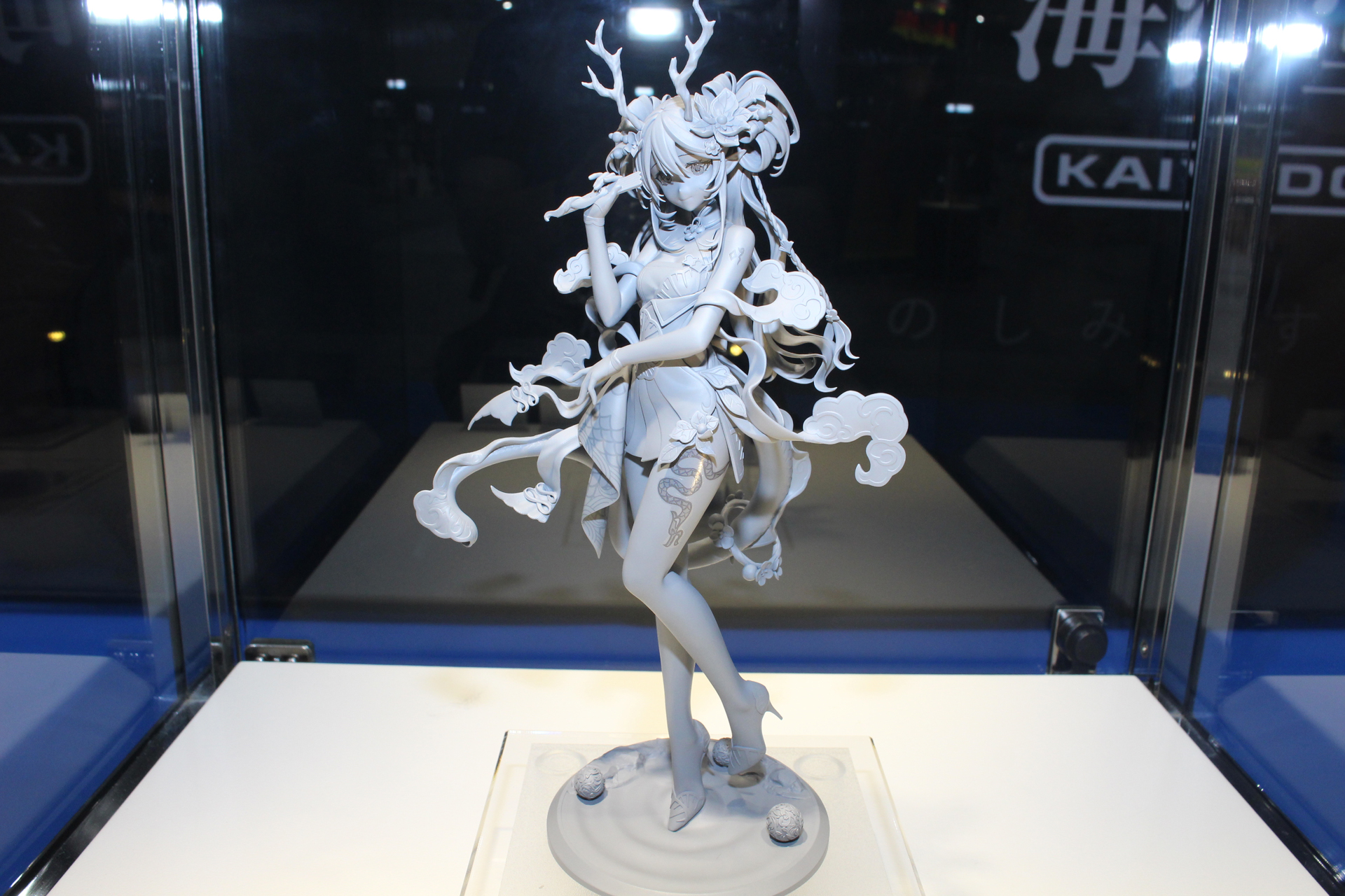 「初音ミク 青龍Ver.」。発売日、価格未定。原型制作はニコラス（潘皓賢）氏