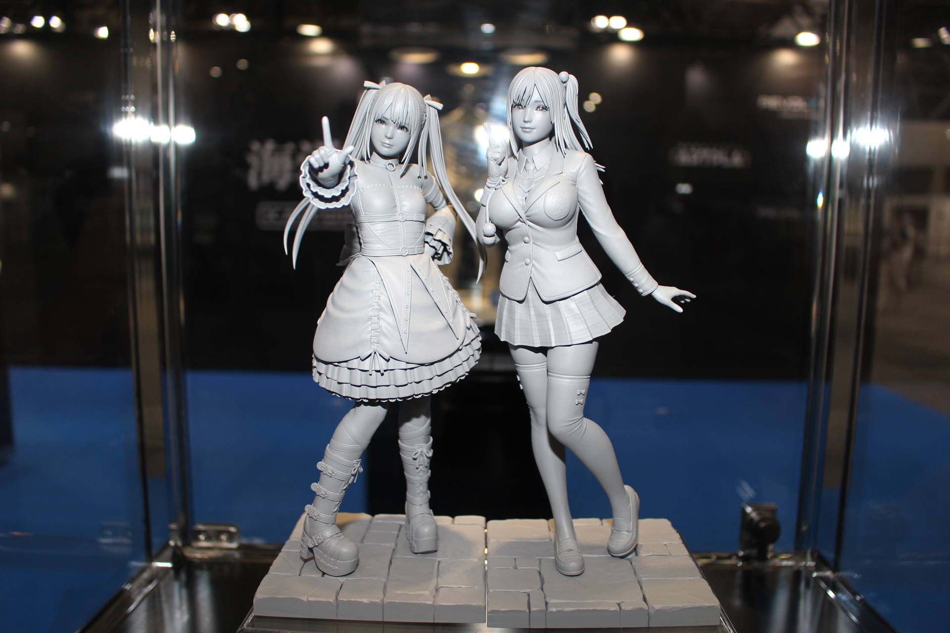 左から「マリー・ローズ」、「ほのか」。ともに発売日、価格未定