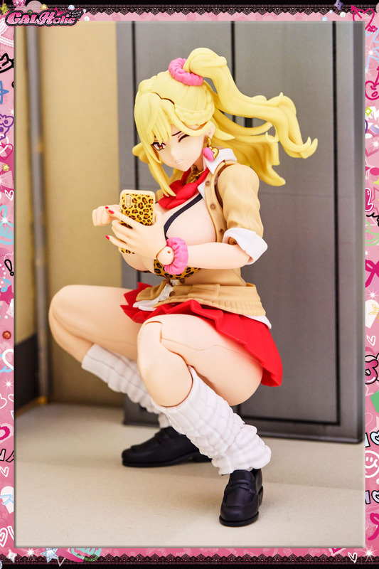 脚部拡張パーツつきで、座りポーズなども可能