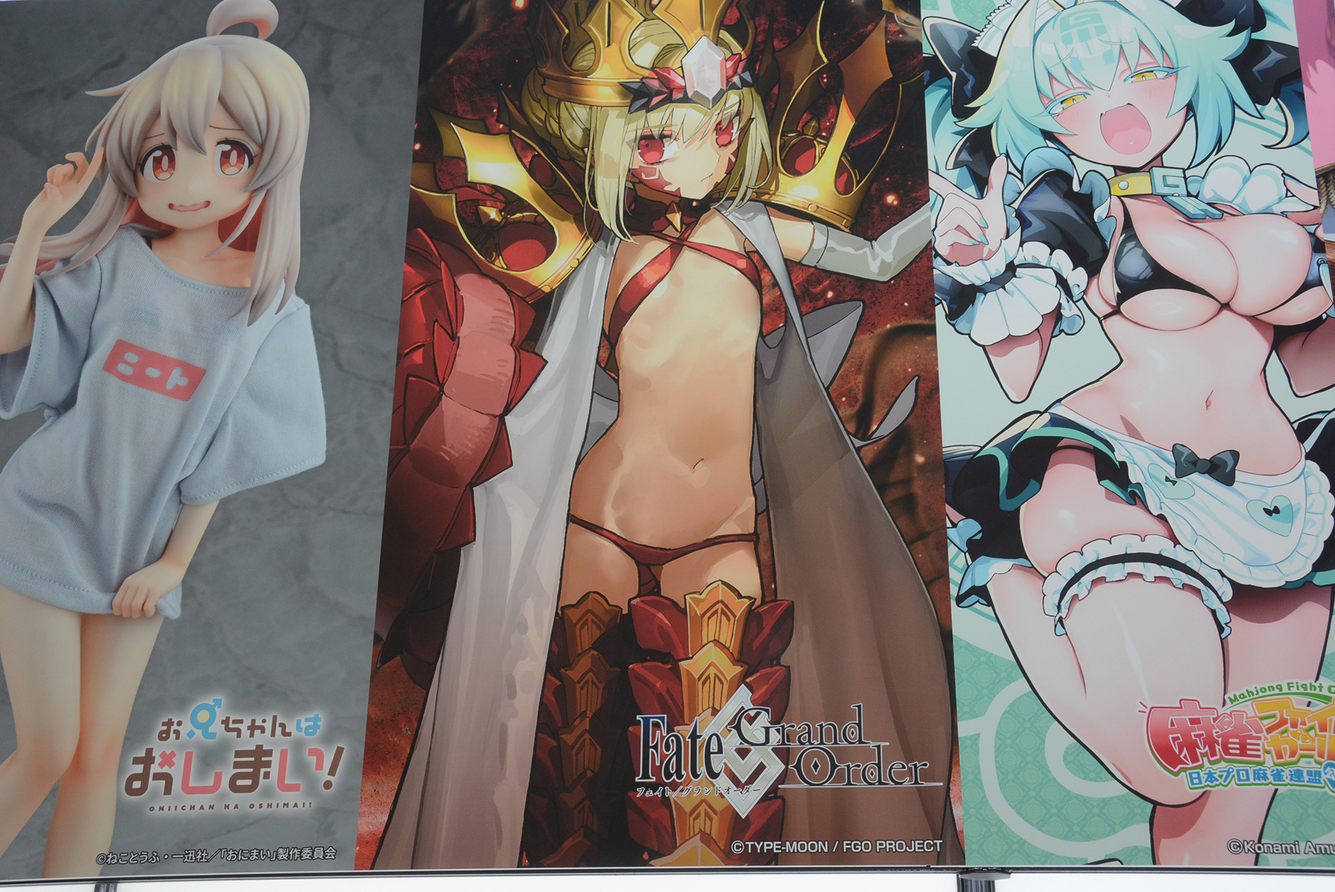 フィギュアのモチーフとなったイラスト。この落ち着いた顔が基本で、フィギュアの「高笑い顔」は、オンライン販売の特典となる