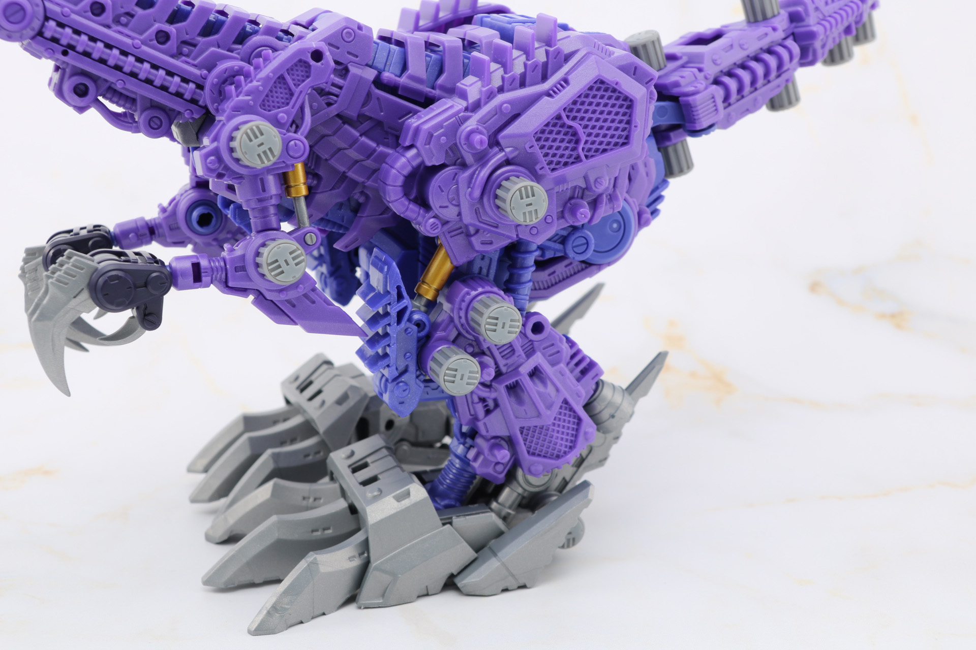 濃密なメカディテール