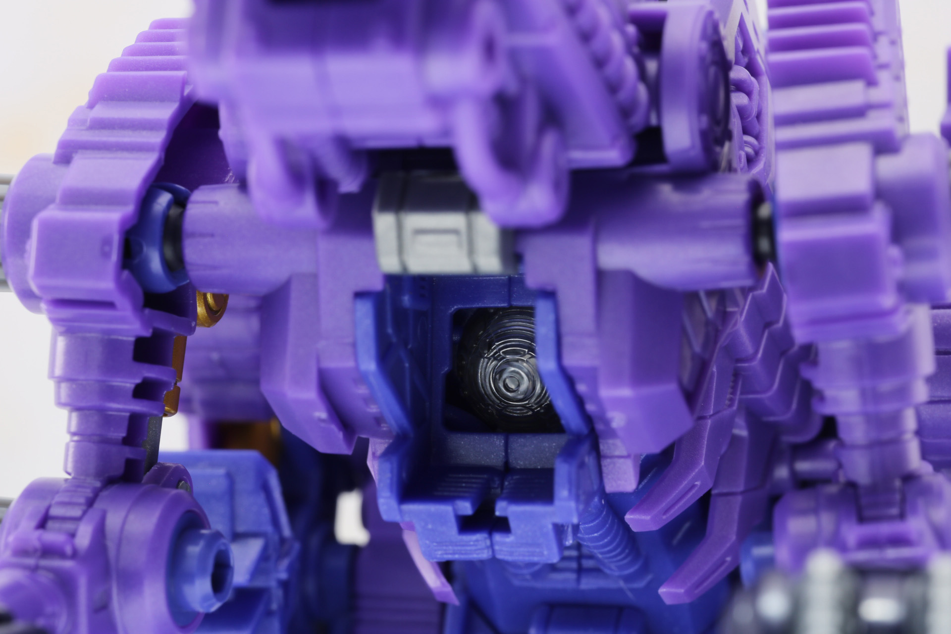 胸部の中にはゾイドコアの造形