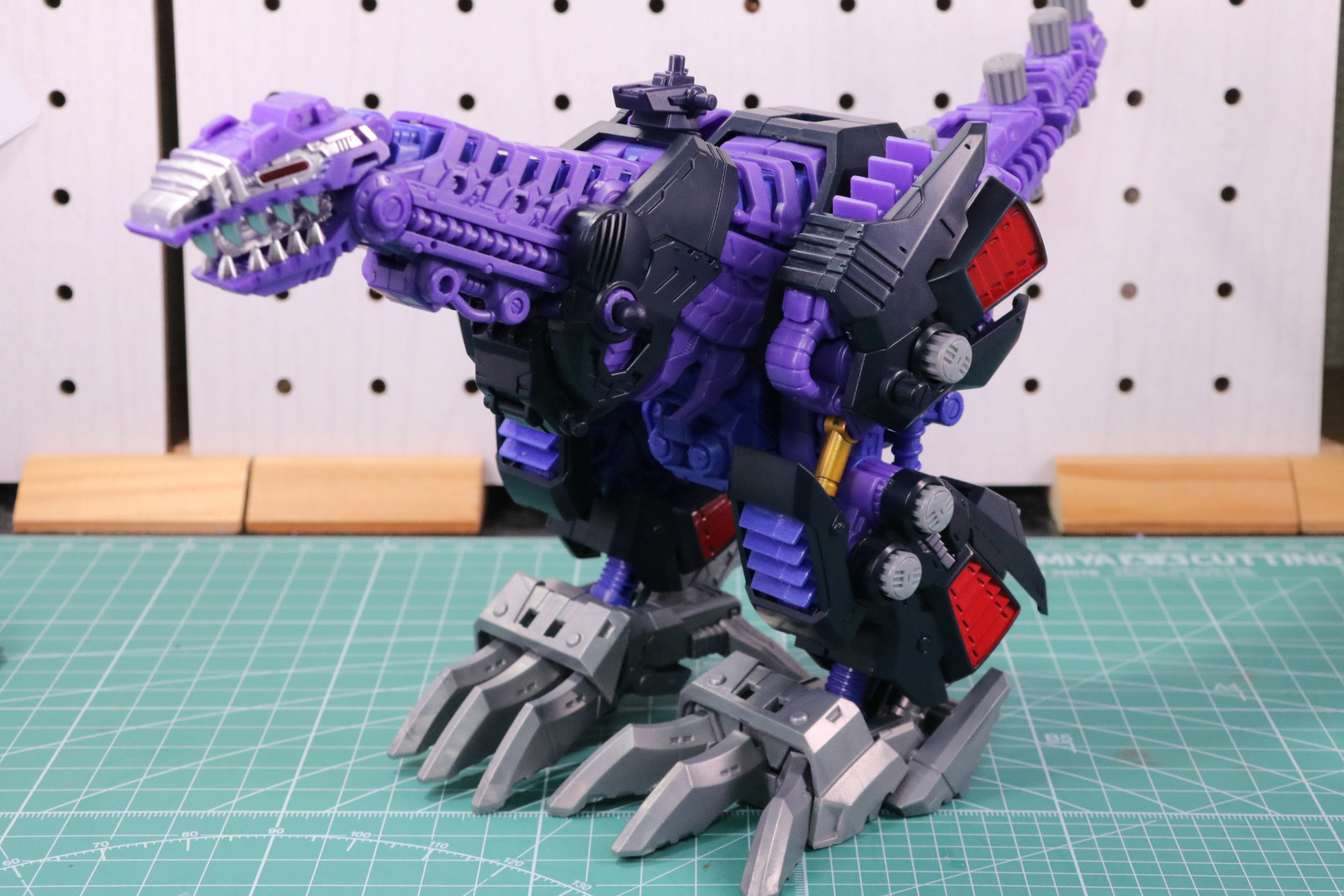 脚部アーマー装着