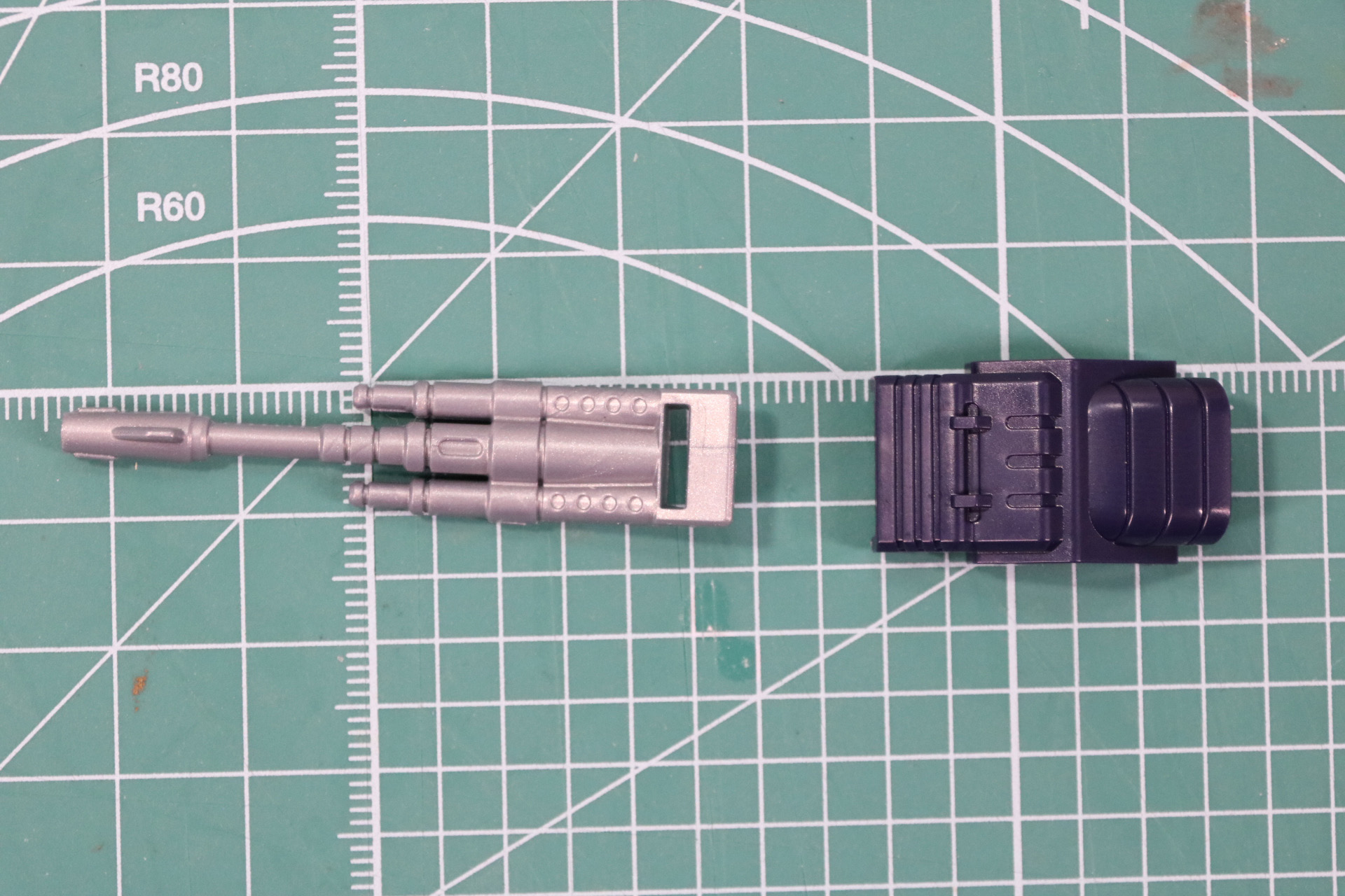 レイヴン仕様のレーザーガン組み立て