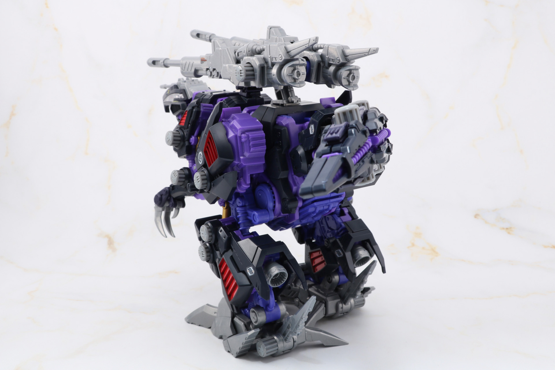 後ろ姿も迫力ある