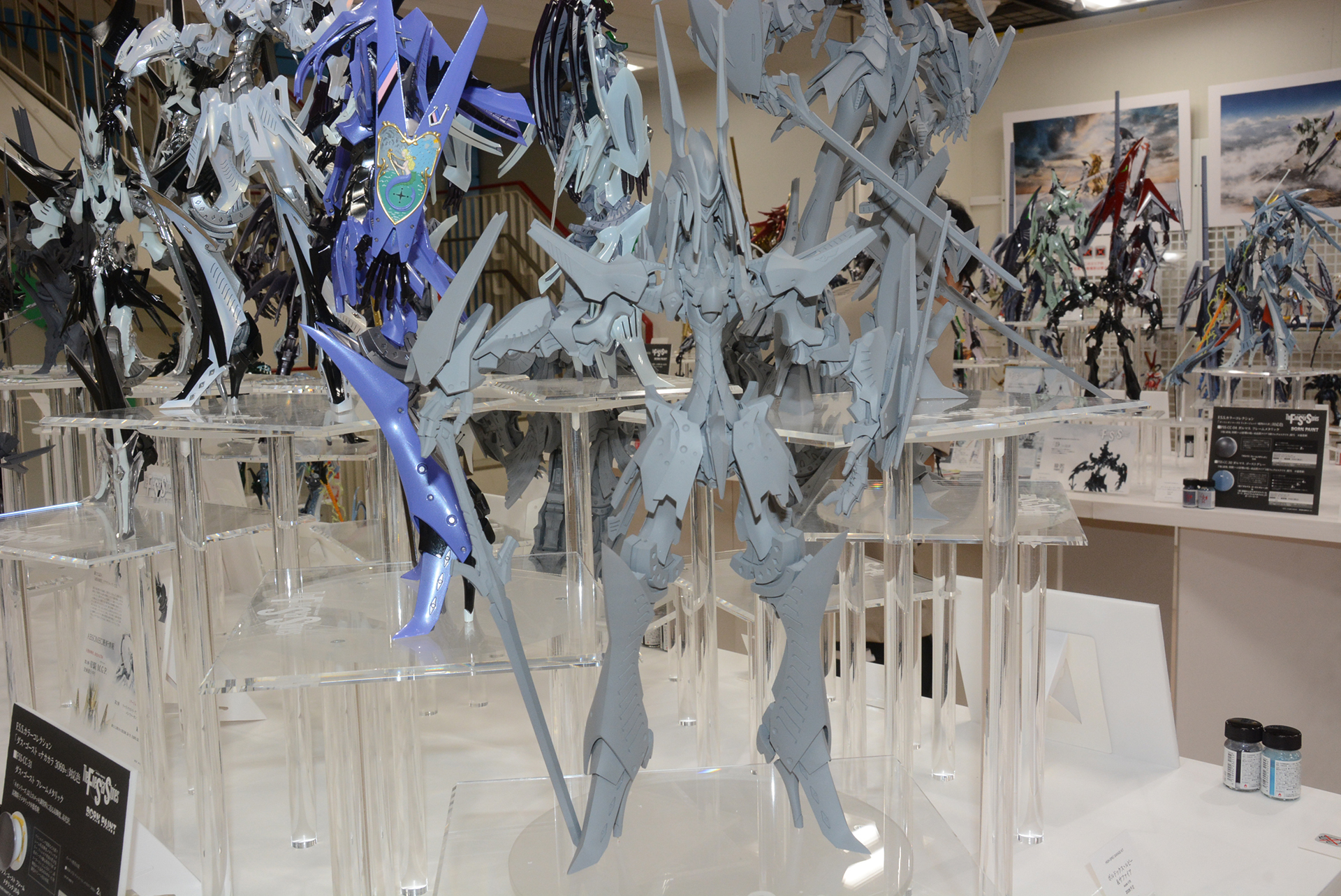 会場には未塗装の試作も展示