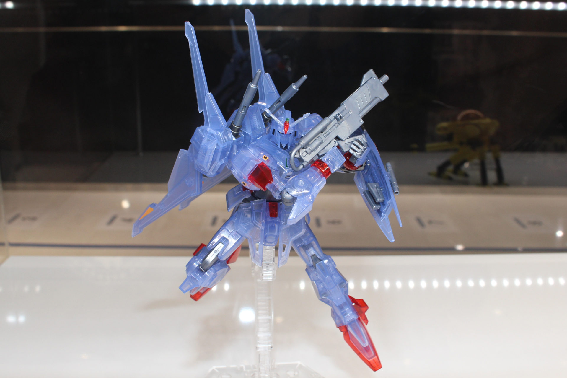 「HG 1/144 ガンダムMk-III [クリアカラー]」。7月26日発売。価格は2,860円。ガンダムベース販売商品