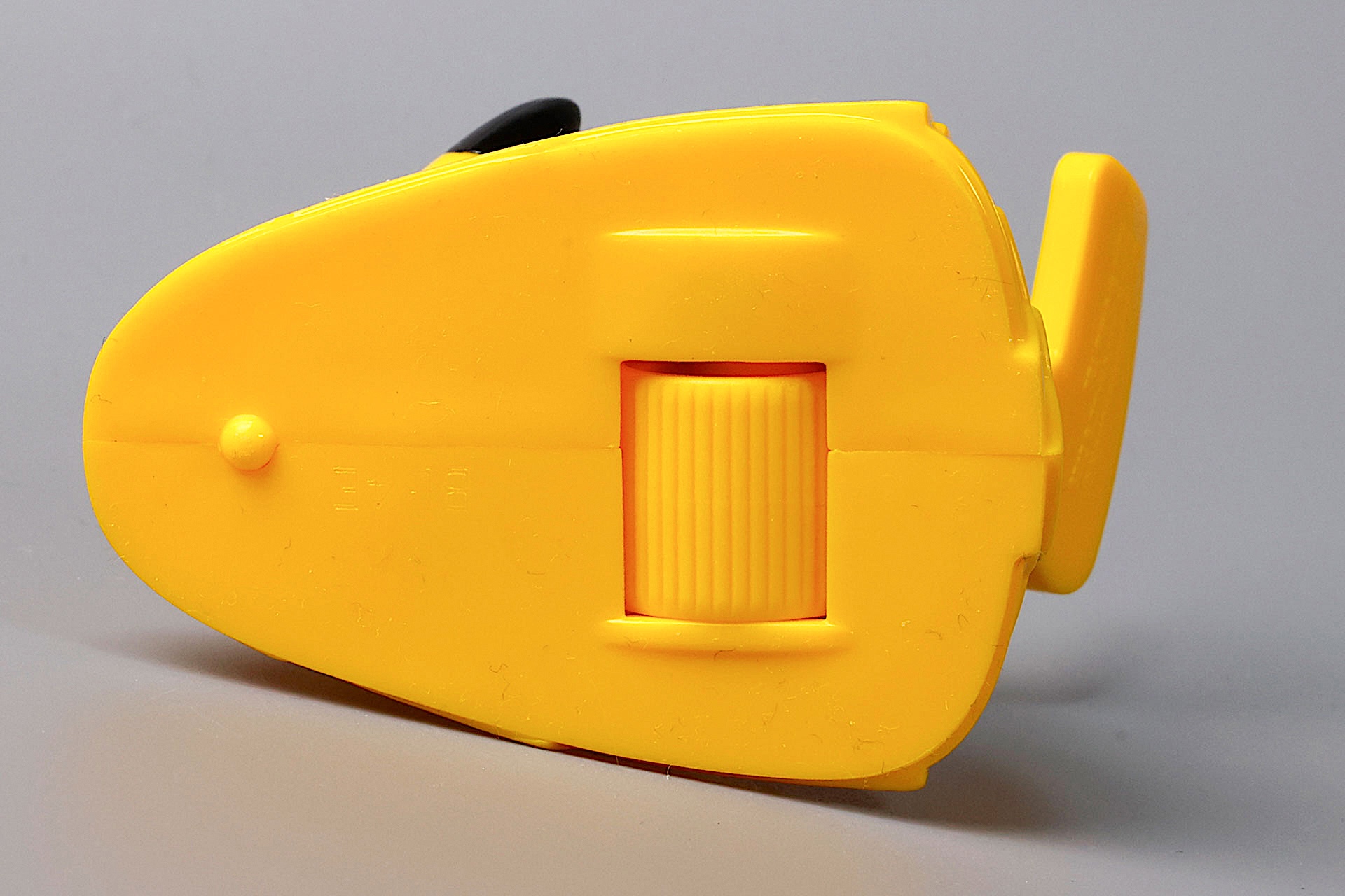 底面側にはローラーが付いている