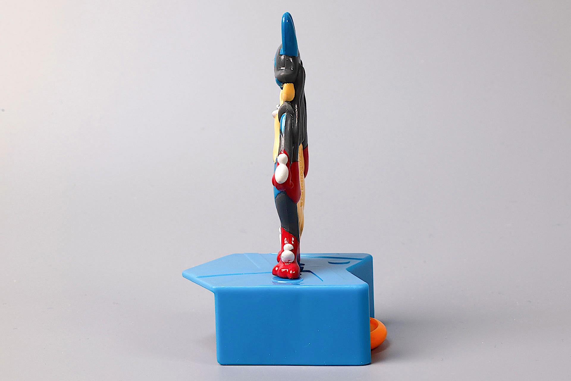 メガルカリオが描かれた部分は平らになっている