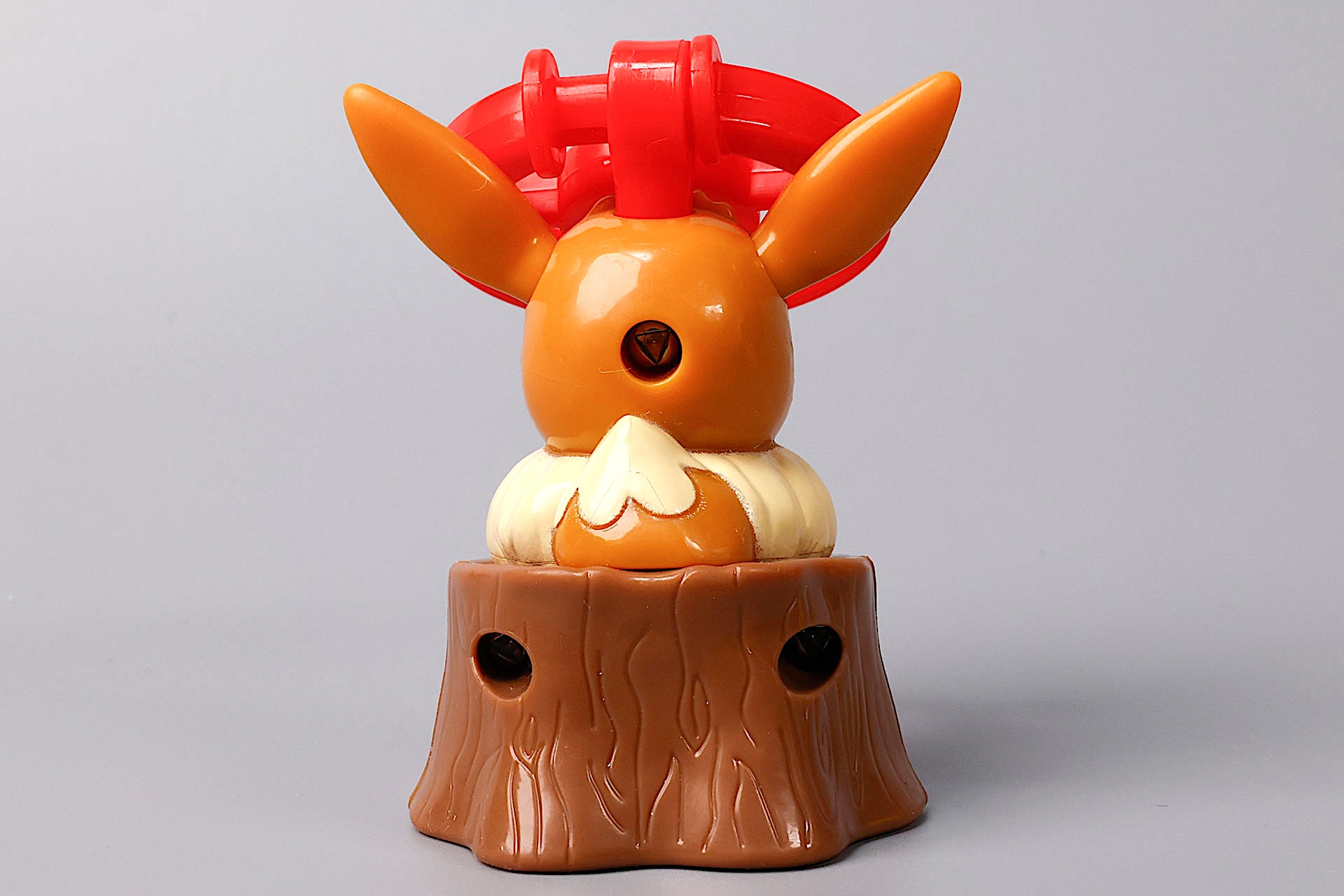 切り株は木目などの模様も細かく再現されている