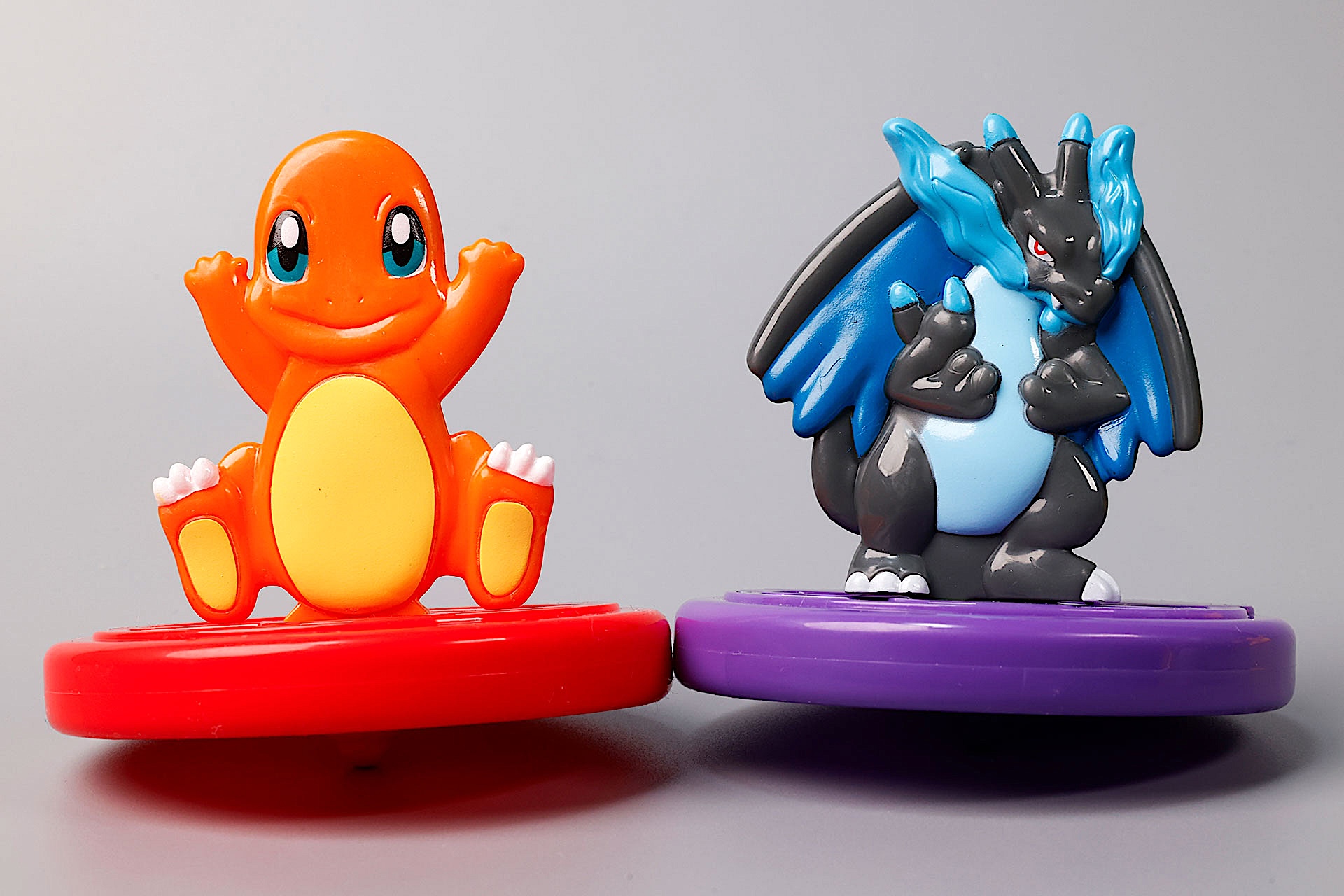 こちらはくるくる回して遊ぶスピナーのおもちゃだ