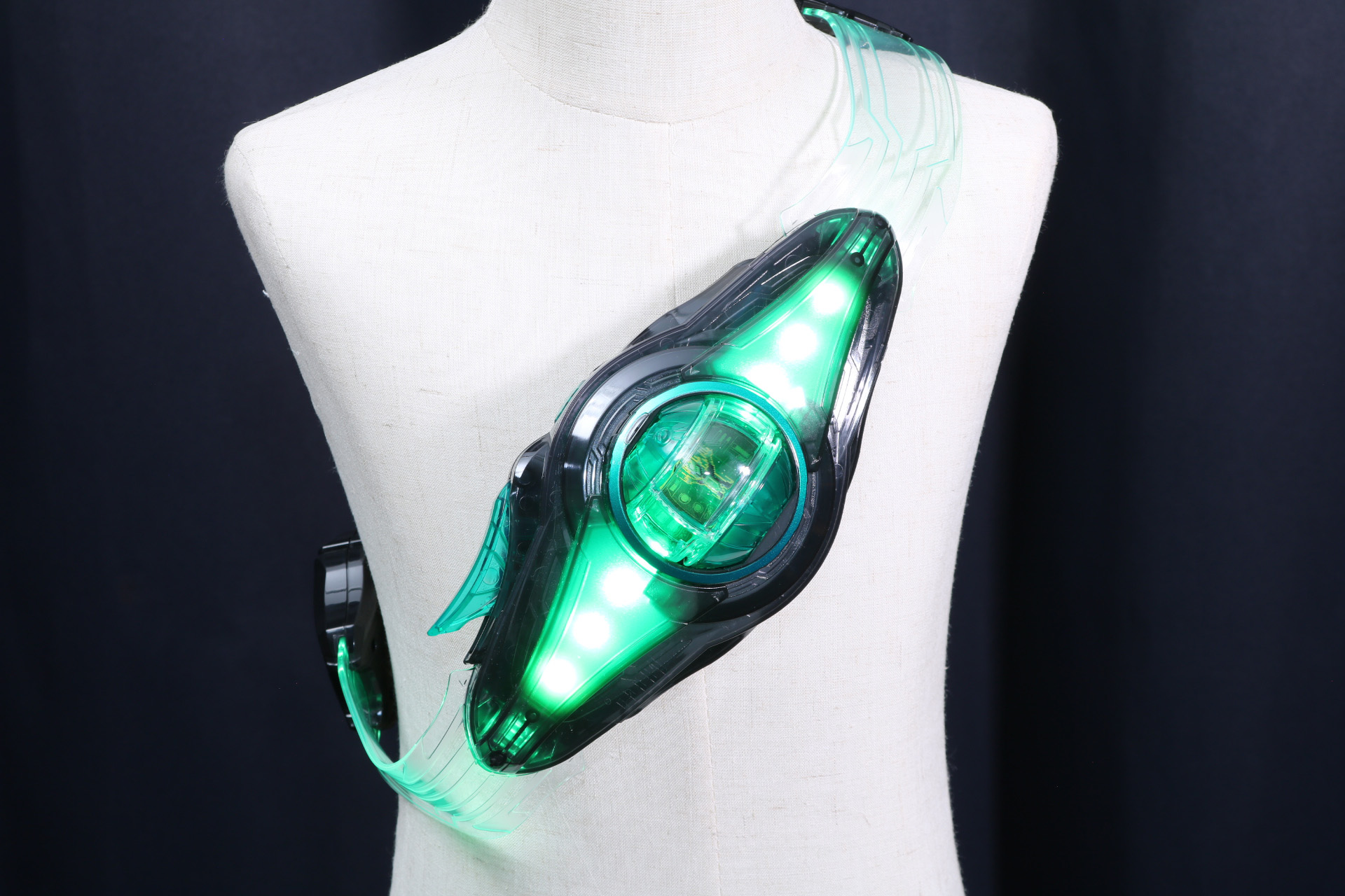 「仮面ライダーゼッツ エスプリムリカバリー」に変身