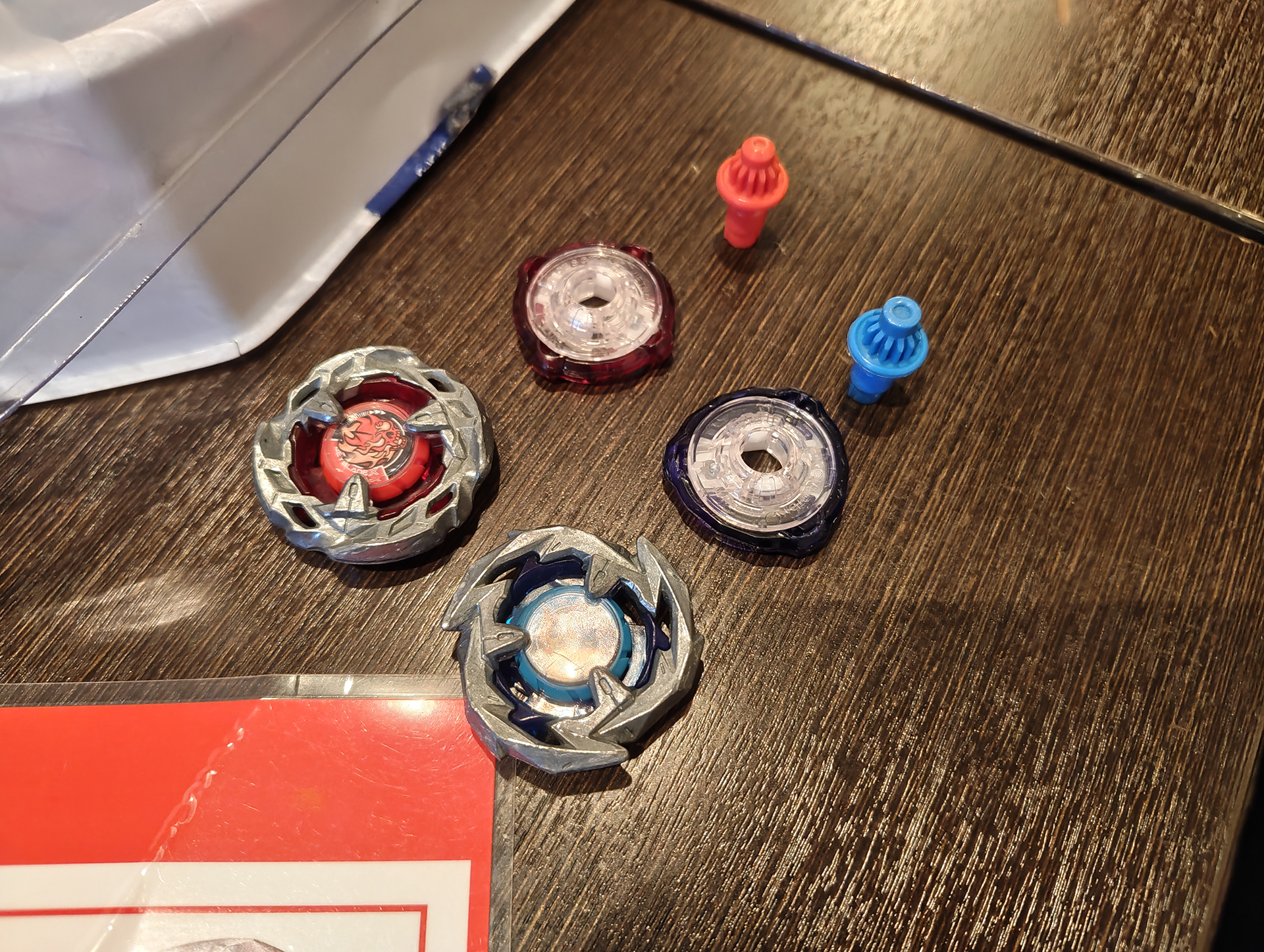 付属のベイ2個を分解したところ