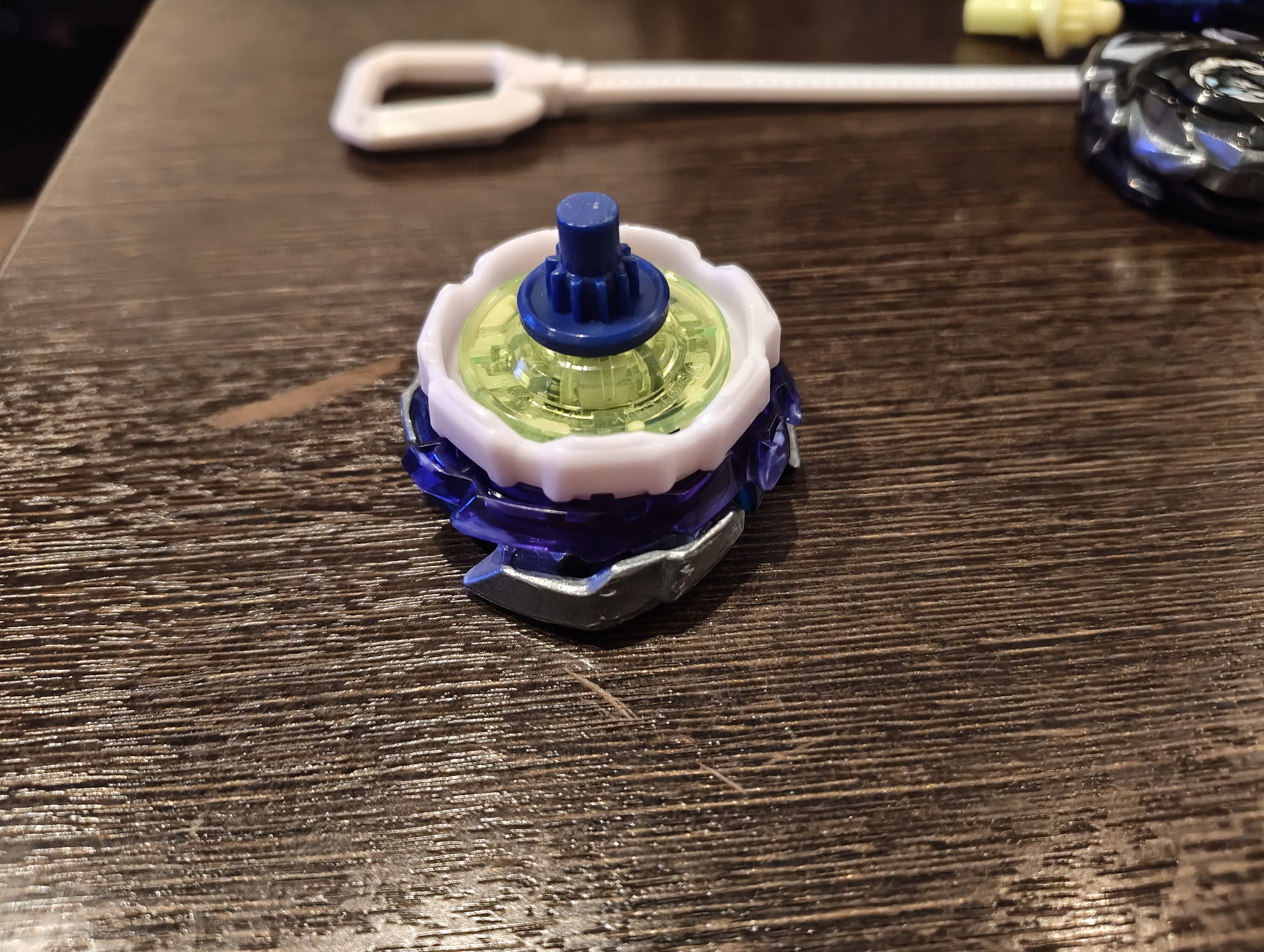 ラチェットの6-60もいい組み合わせなのでそのまま使用し、ビットのみ「R(ラッシュ)」など、好みのパーツに変えるだけで十分に戦えるベイと感じた