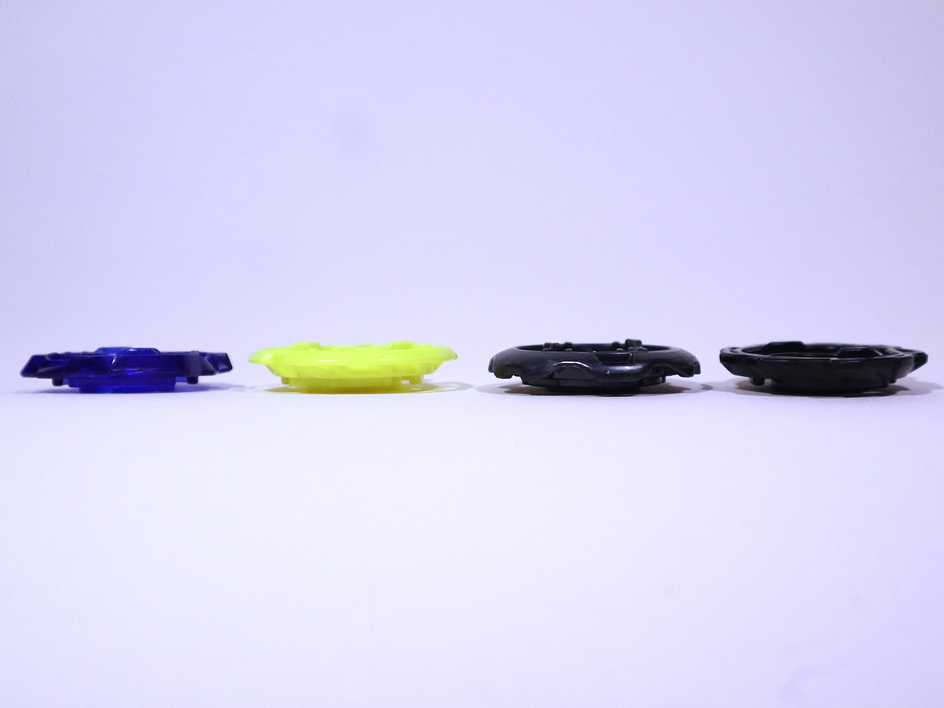 4つのアシストブレードを並べて高さをチェック。僅かな差はあるがあまり大きな差はない