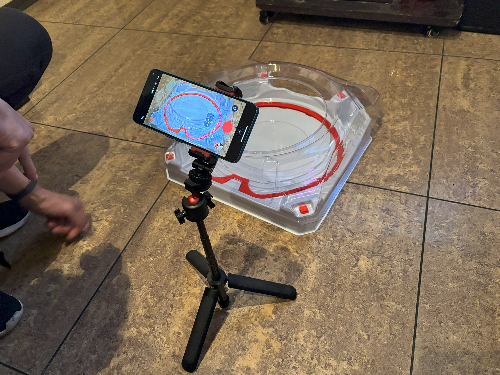 スマートフォンを設置してバトルの撮影を行なった