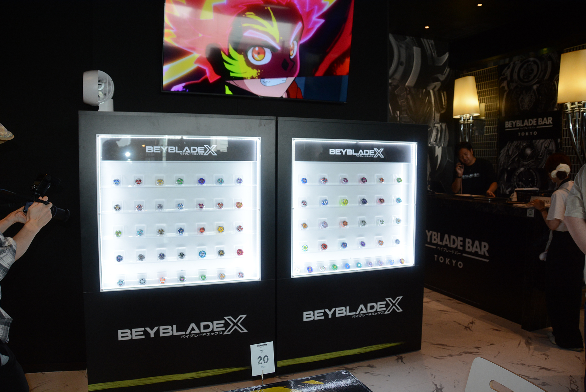 「ベイブレード X」のラインナップを見ることができる