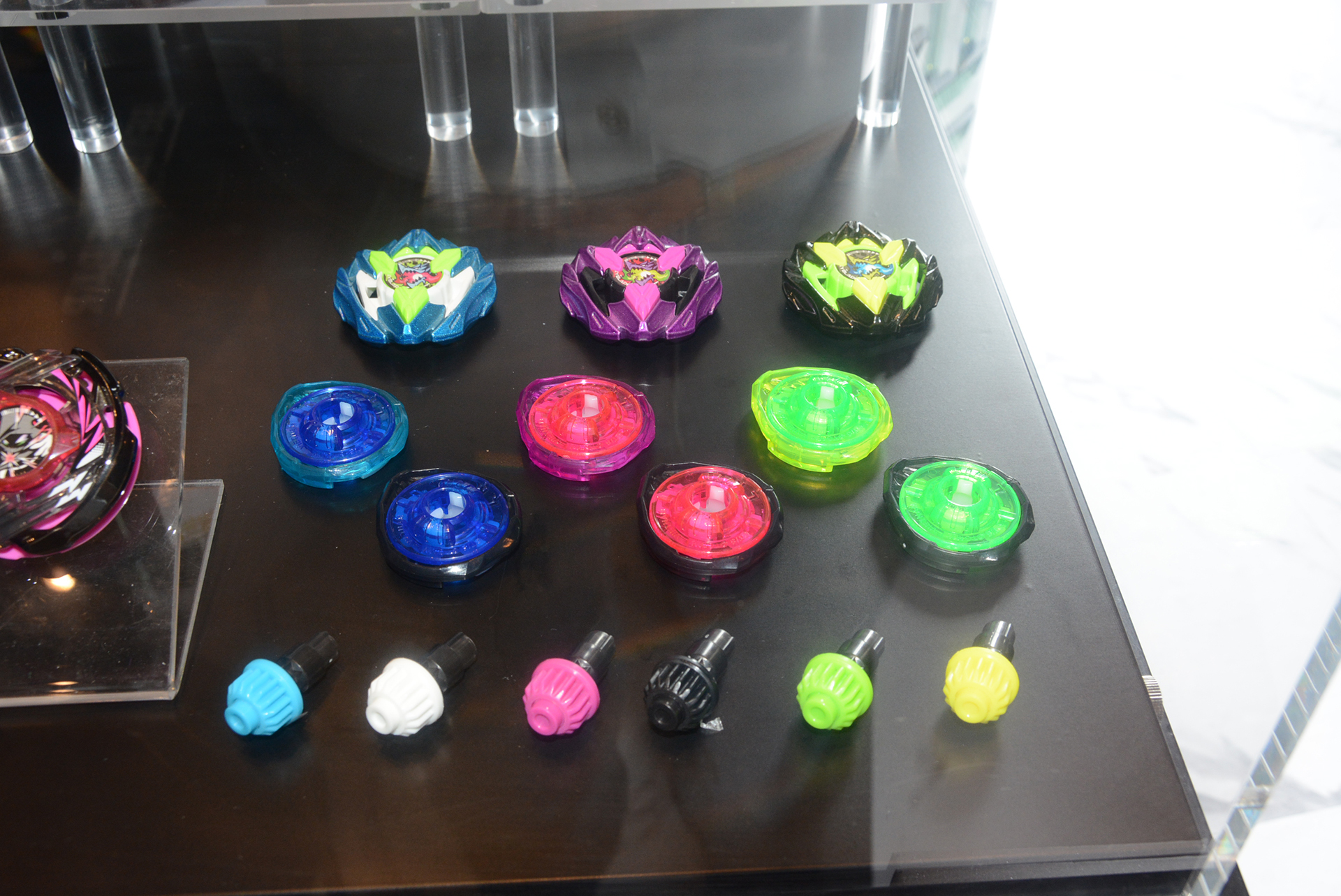 ドランバスターは色を指定して組み合わせて購入できる。価格は1,600円