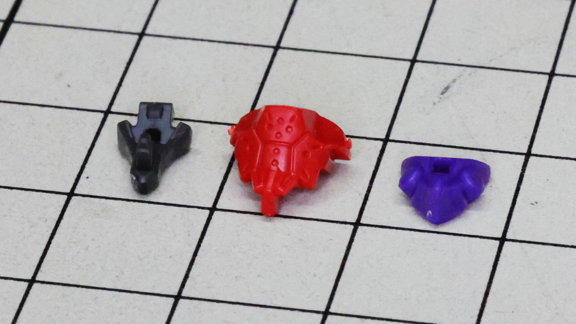展開状態の頭部を組んでいきます