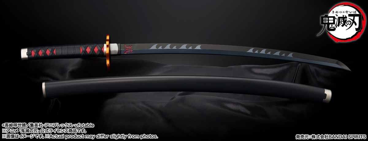 煉獄杏寿郎から受け継いだ鍔や、鬼を倒すことのみに思いを込めた「滅」の字も造形・彩色共に丁寧に再現