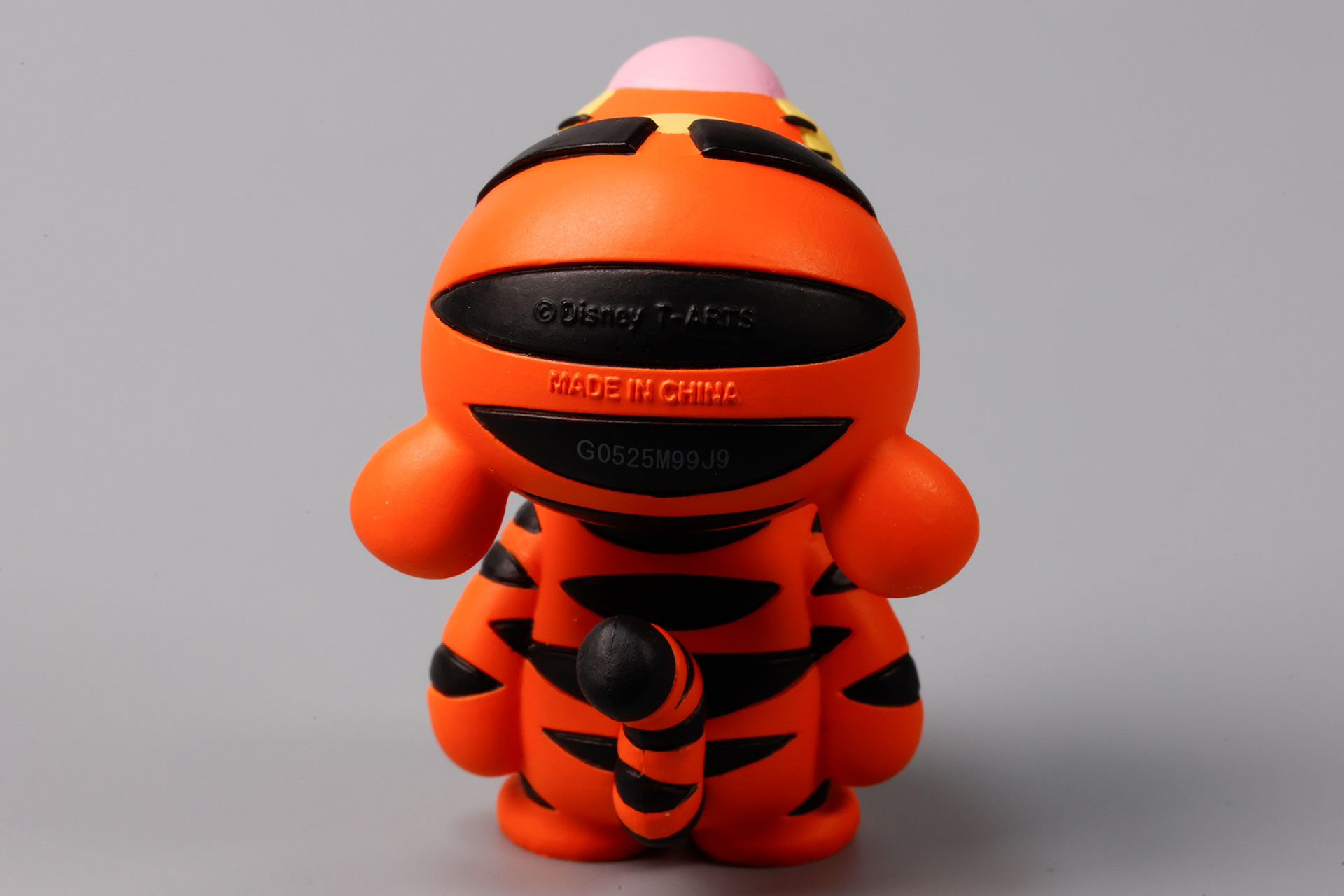 体のトラ模様も丁寧に塗り分けられている