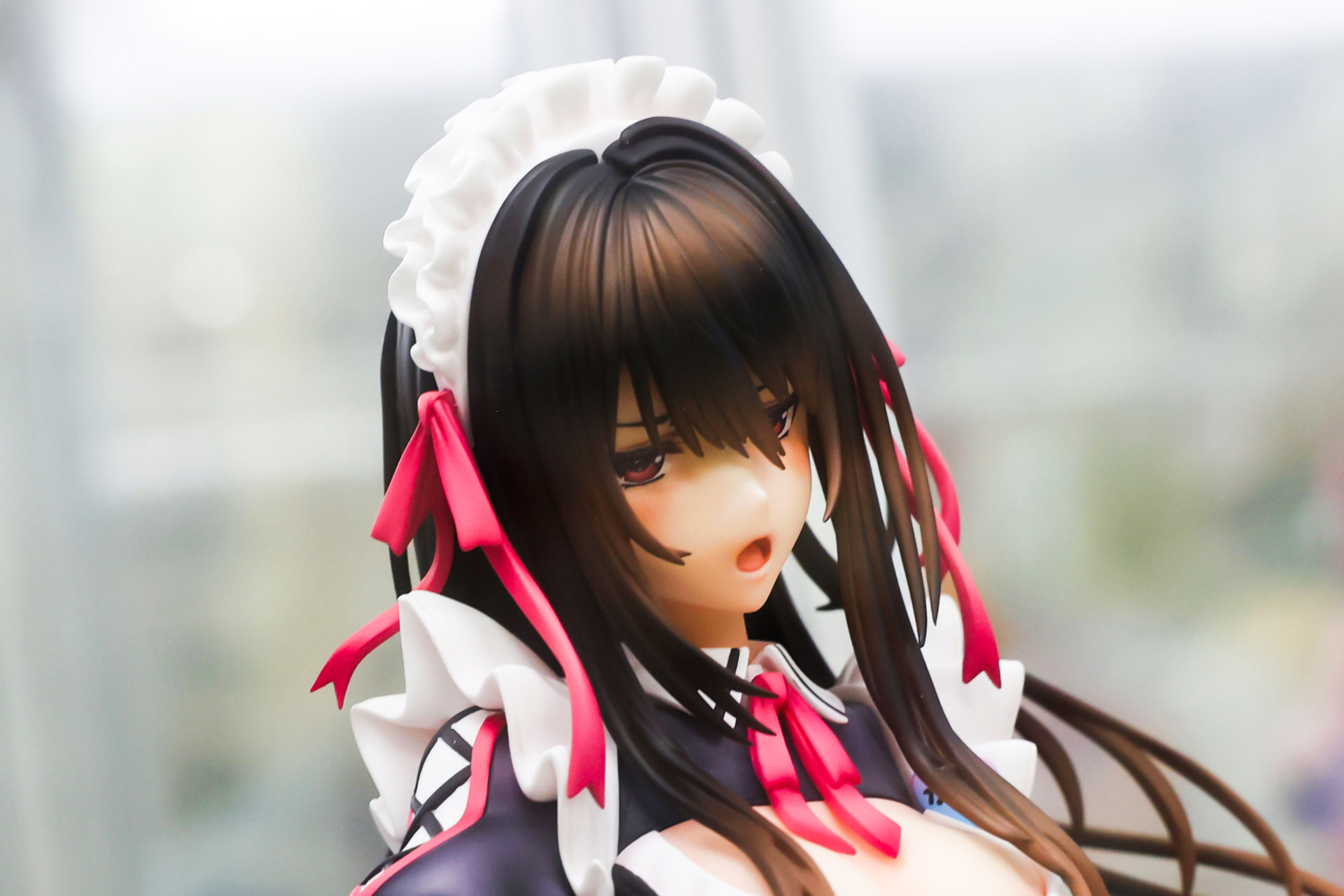 ピンク色のリボンが目立つ