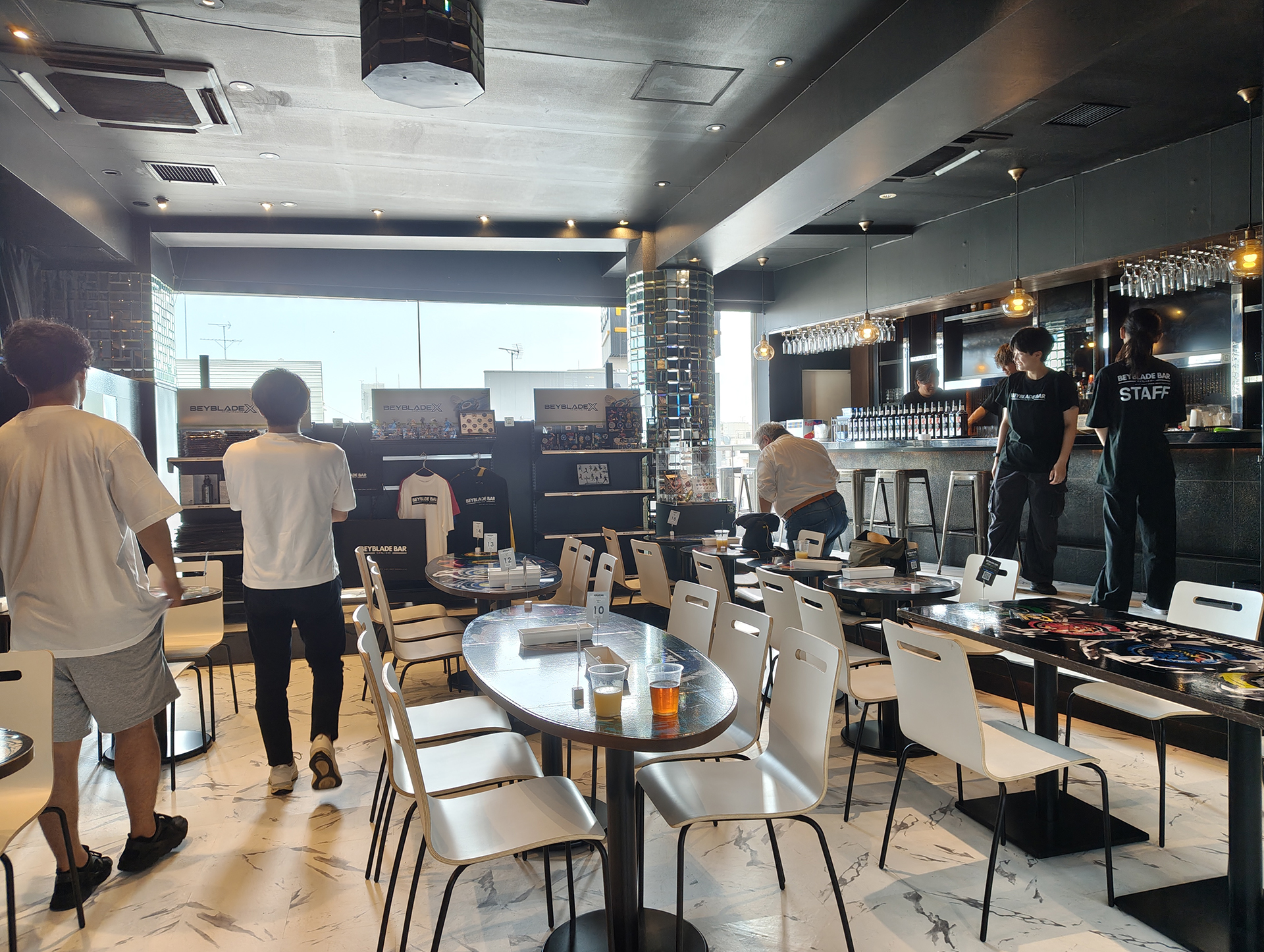 店内の様子。座席の数はかなり多い