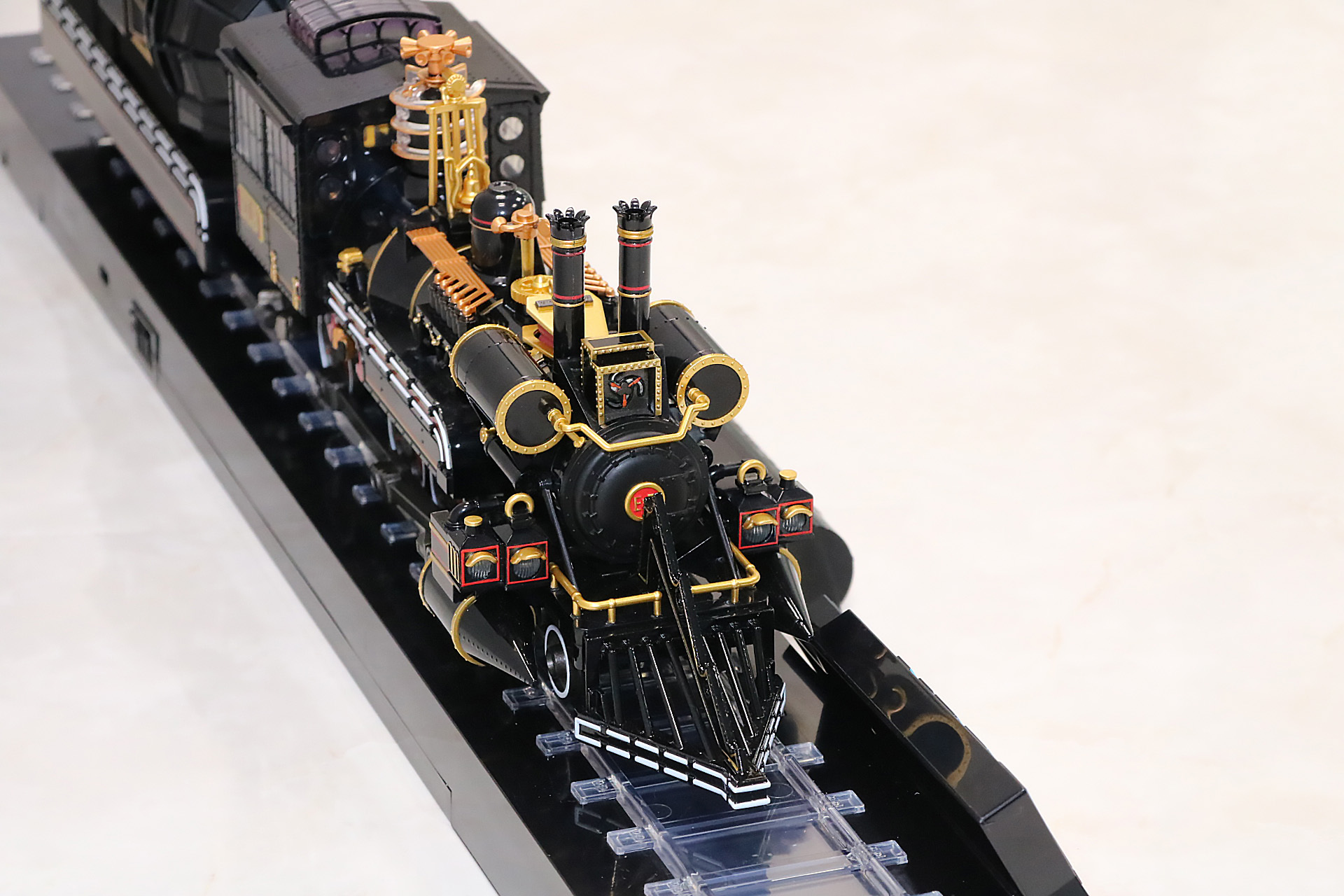 正面も迫力ある造形