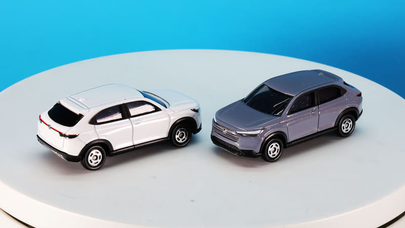 街中ですれ違ったりするだけで目を引くデザインですね