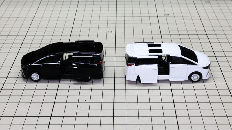 アクション：左右ドア開閉