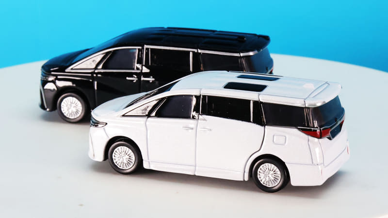 トミカプレミアムのハイディテールで各部が緻密に再現されています