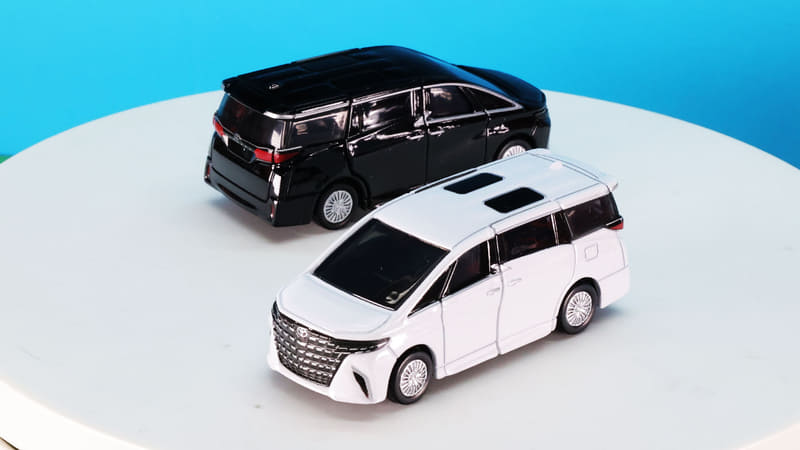 街中でもよくすれ違うクルマですね