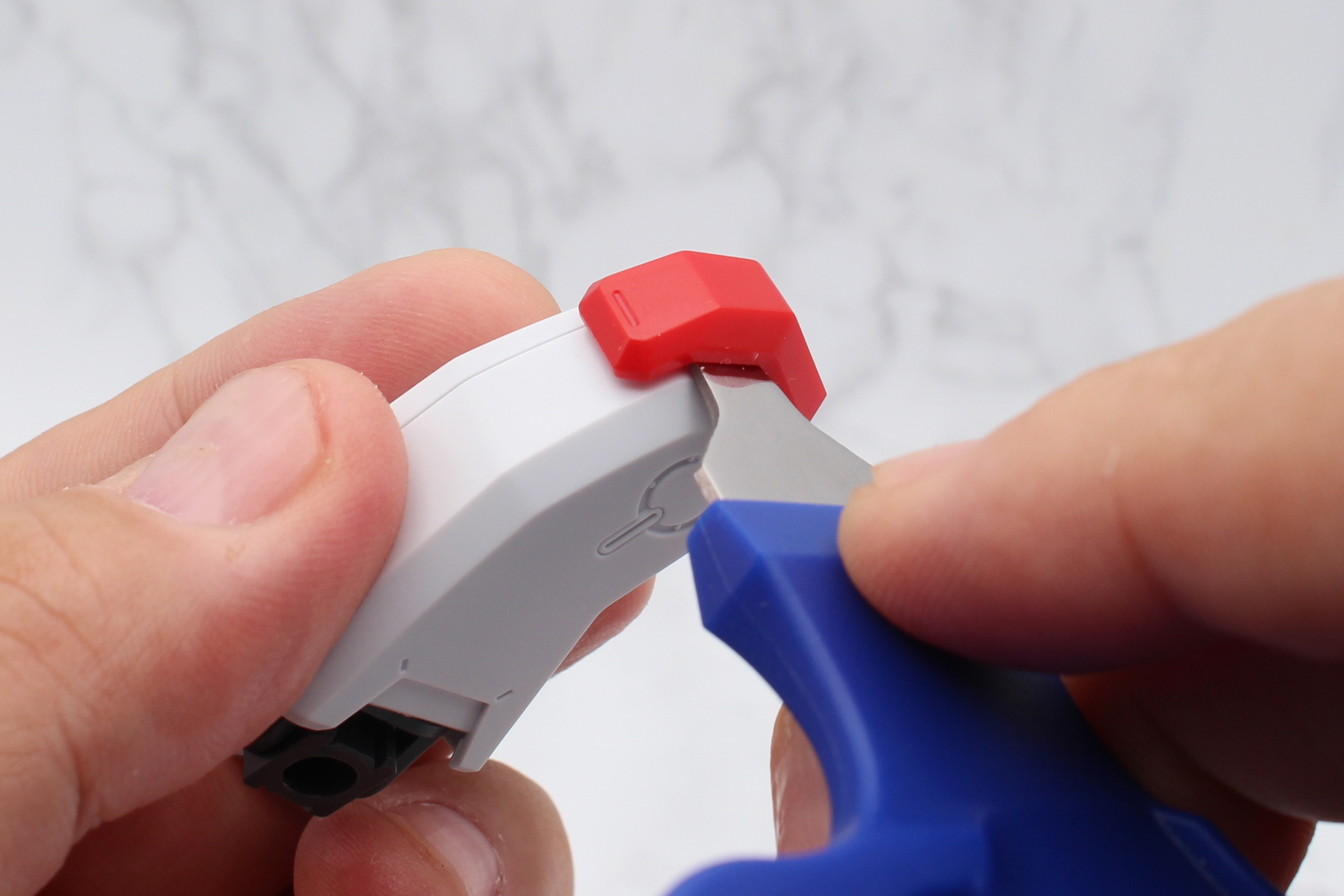 幅が狭いので小さめのパーツ向けだ