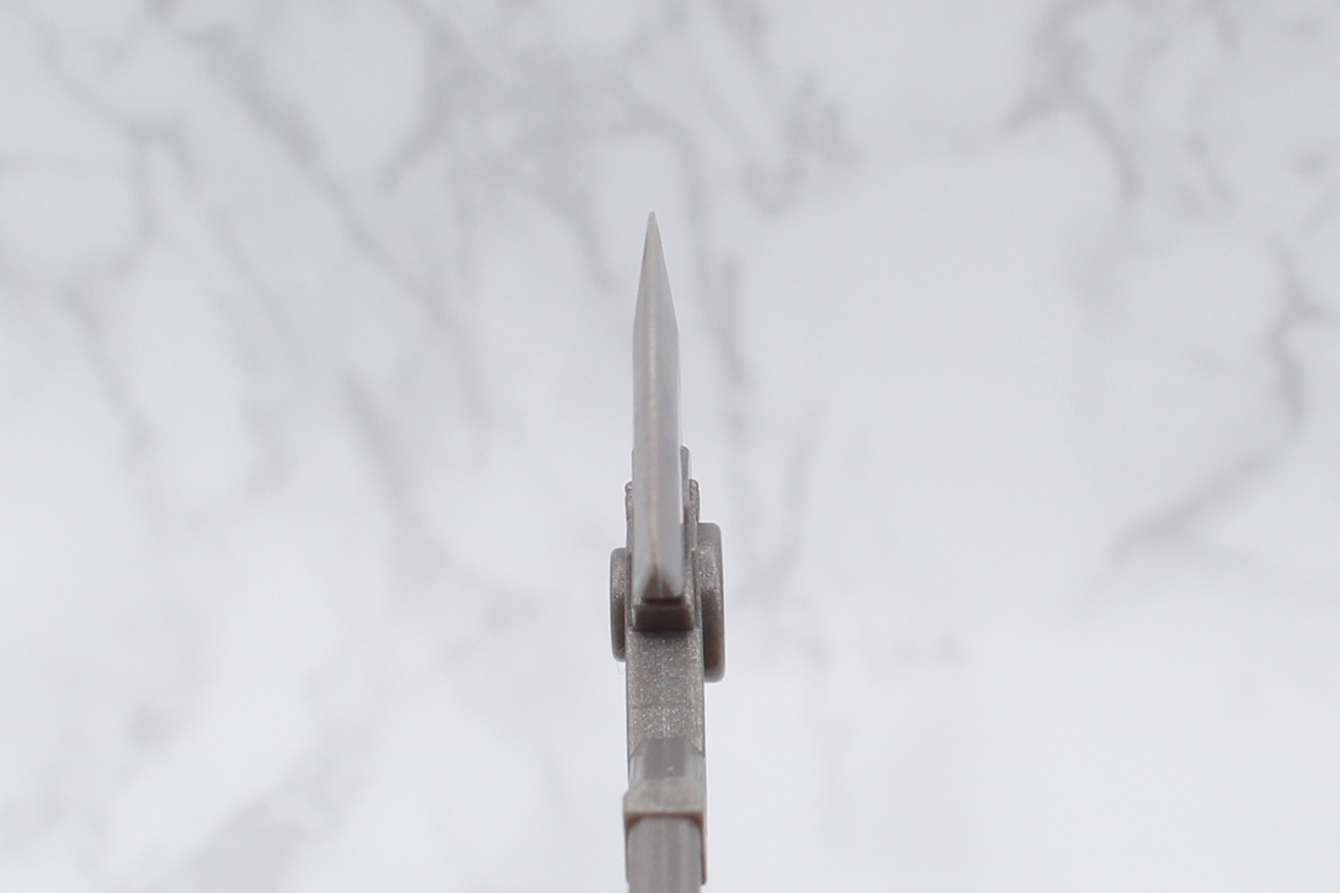 大きいほうは諸刃、小さいほうは片刃という違いも。小さいほうが刃は厚い