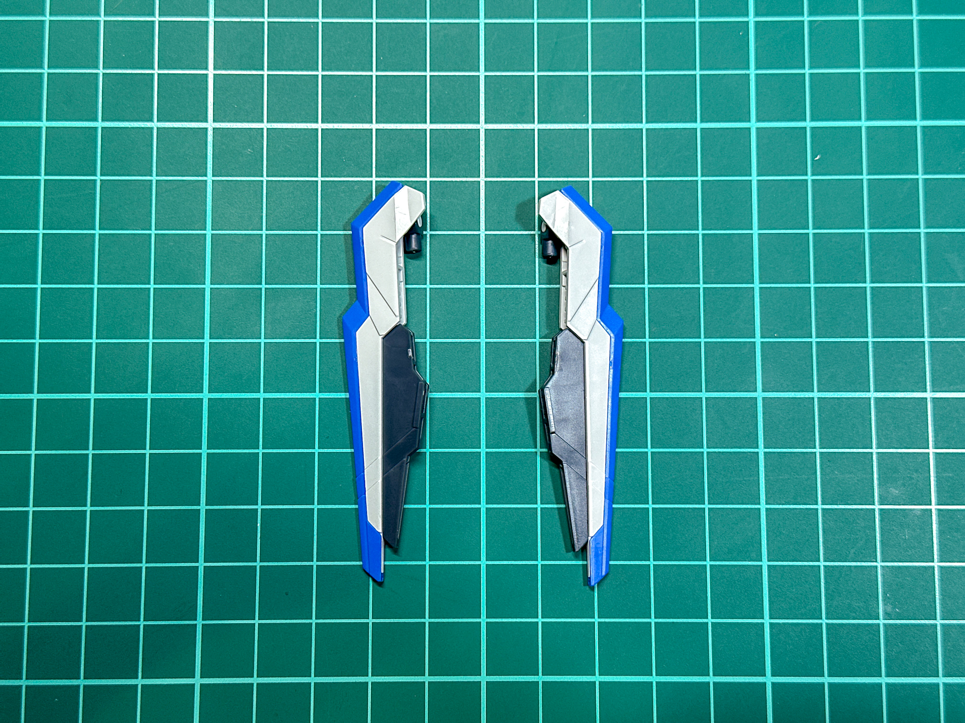 完成したシールド左右下段に配置されるガンビット。左右対称形状のものを2個制作します。