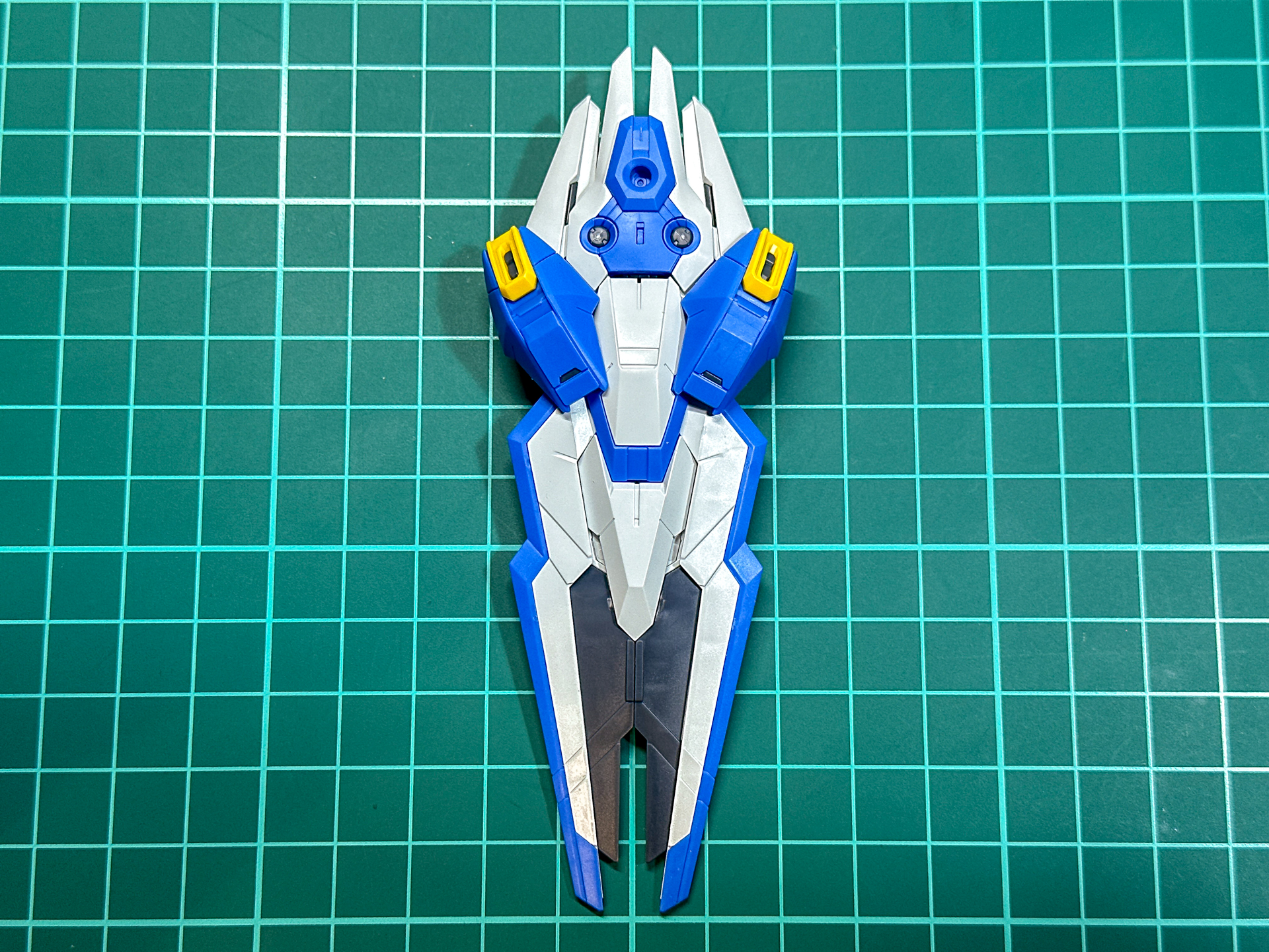 合体したガンビット。各部ジョイントがしっかりとかみ合い、ぐらつきはありません。