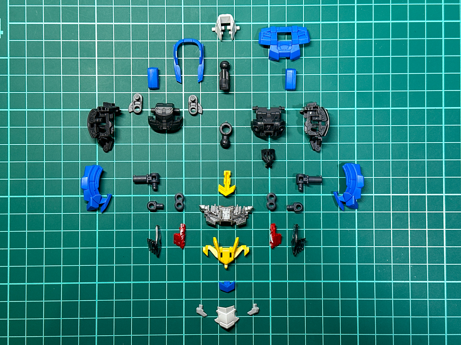 組み立て前の胴体パーツ。胴体フレームにコックピット内部のモールドが刻印されます。