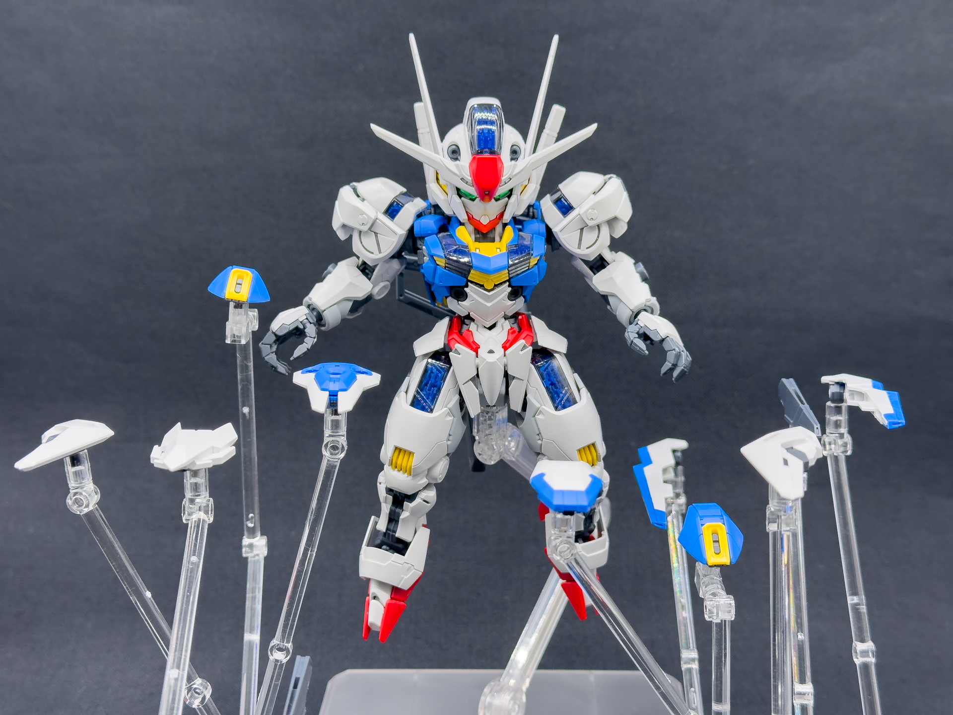 「水星の魔女 ウェポンディスプレイベース」を2セット使用し、全てのガンビットを展開しました。