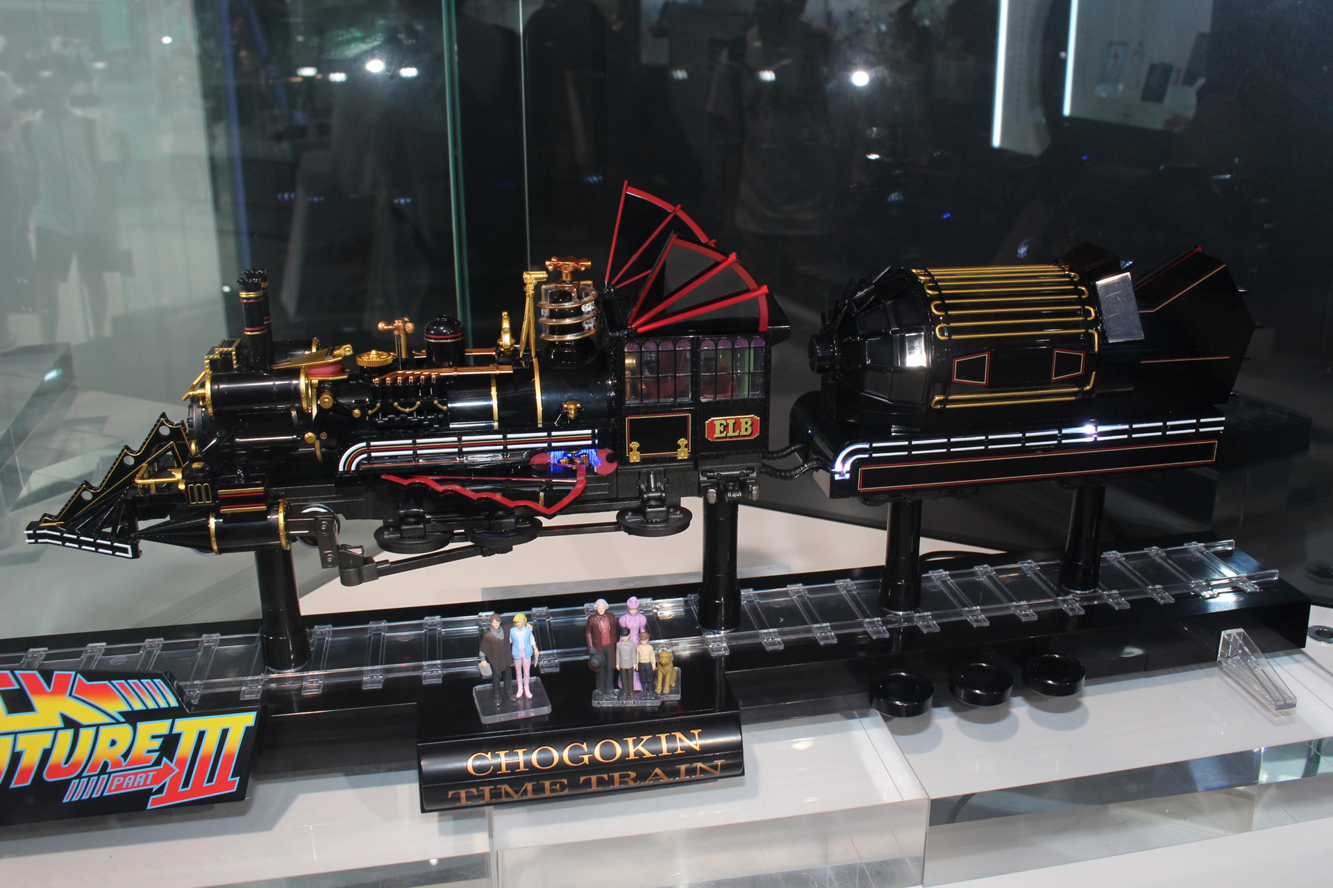 「バック・トゥ・ザ・フューチャー PART 3」のラスト数分に登場した蒸気機関車型タイムマシンを初の立体化