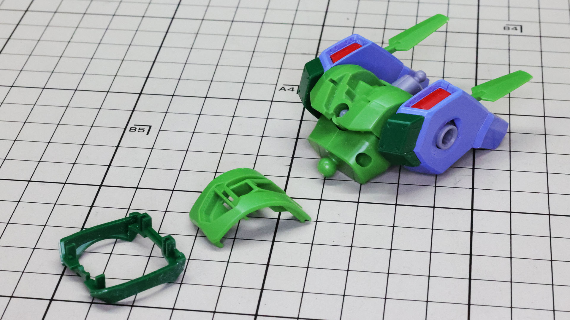 胸部に前面と腹部の加飾を行います