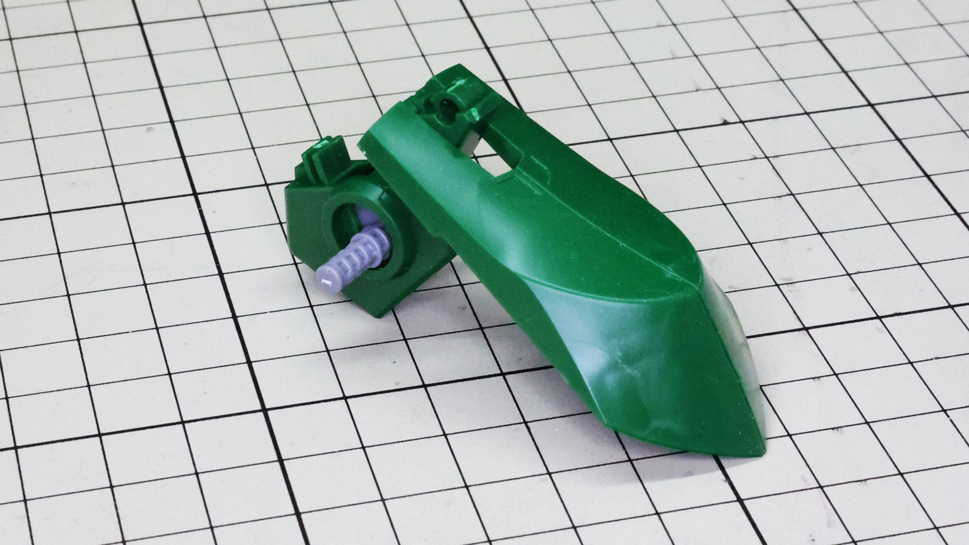 リアスカートは大きな1パーツでできています