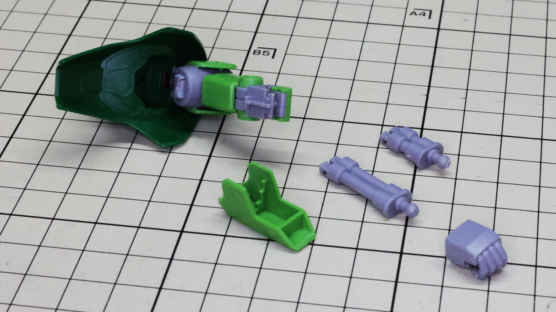 アーム・パンチは左右とも差し替え式です