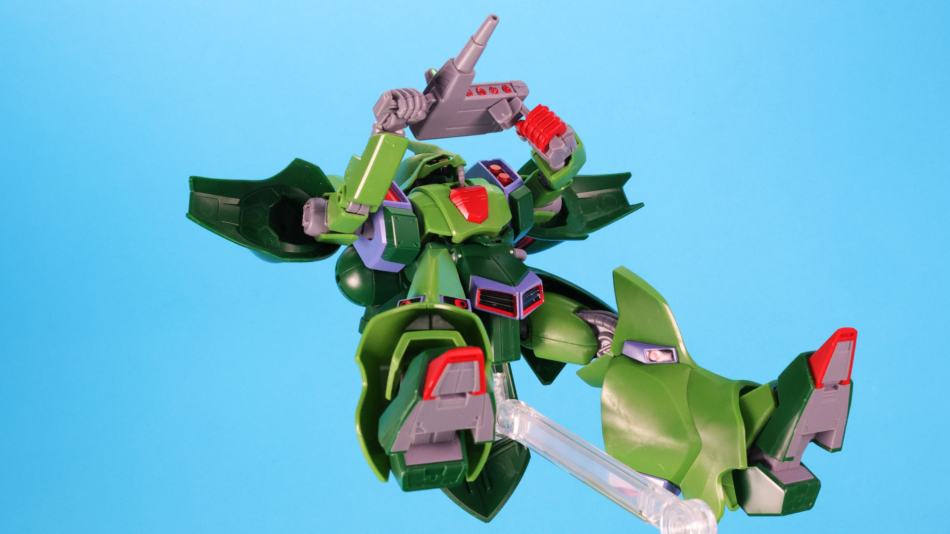 ガルスJのコックピット内で乱闘するマシュマーとジュドー！勢いあまってジュドーは足でコントロールスティックを蹴ってしまい、それでガルスJは倒れてしまいました