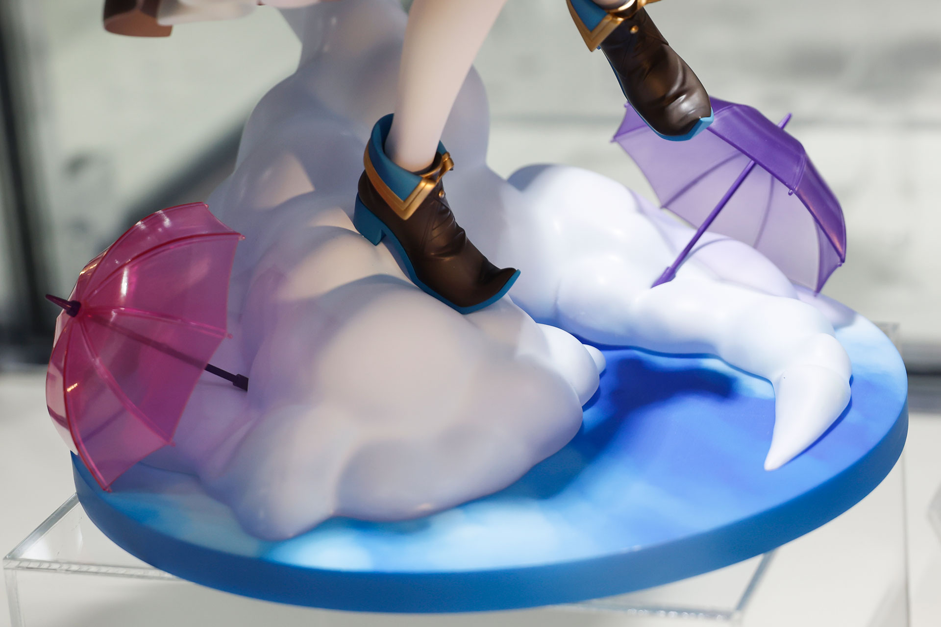 台座もフィギュアの世界観にマッチしている