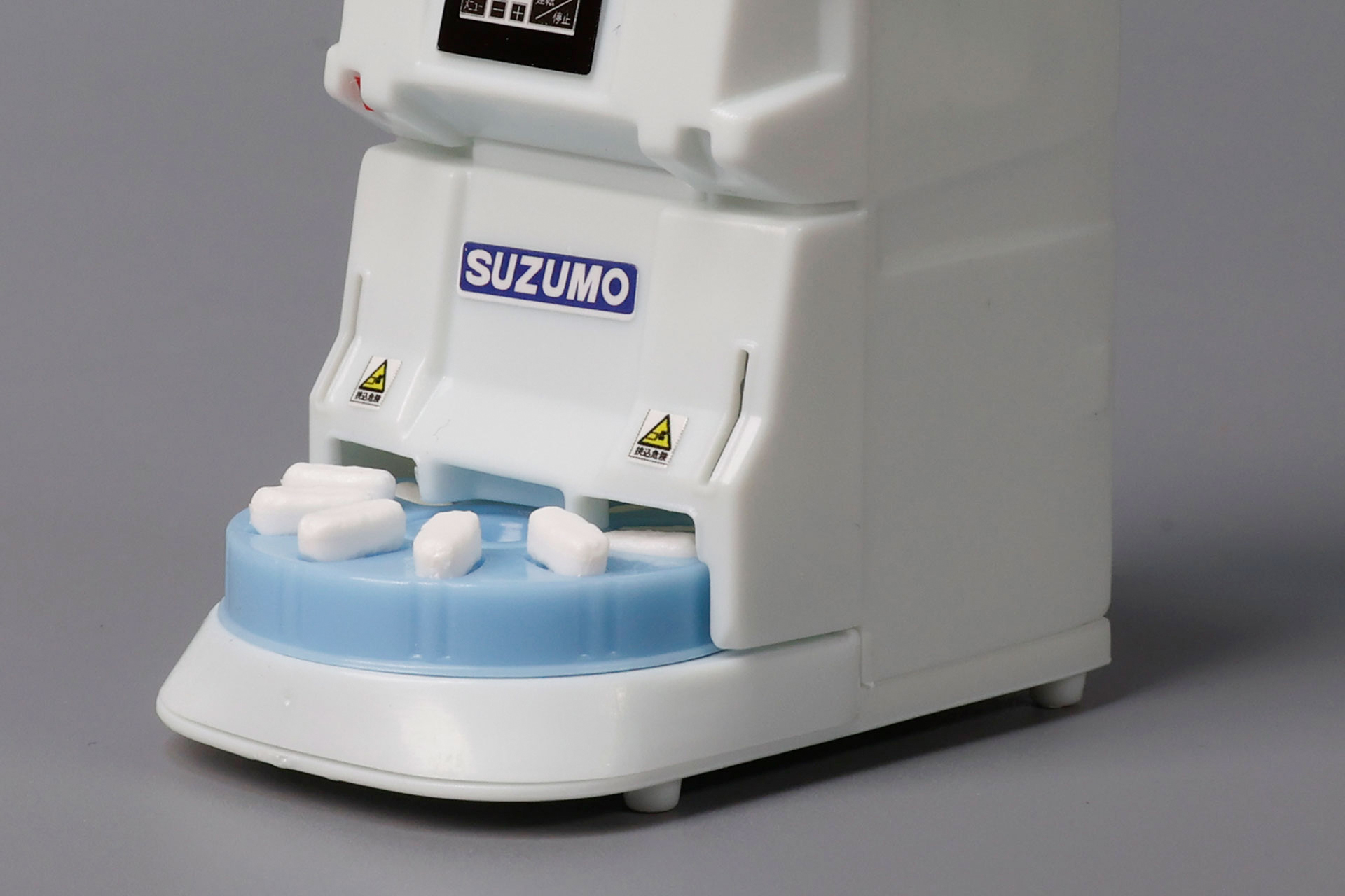 よく見ると、本体内部側のシャリ玉が下側に下がっているのがわかる