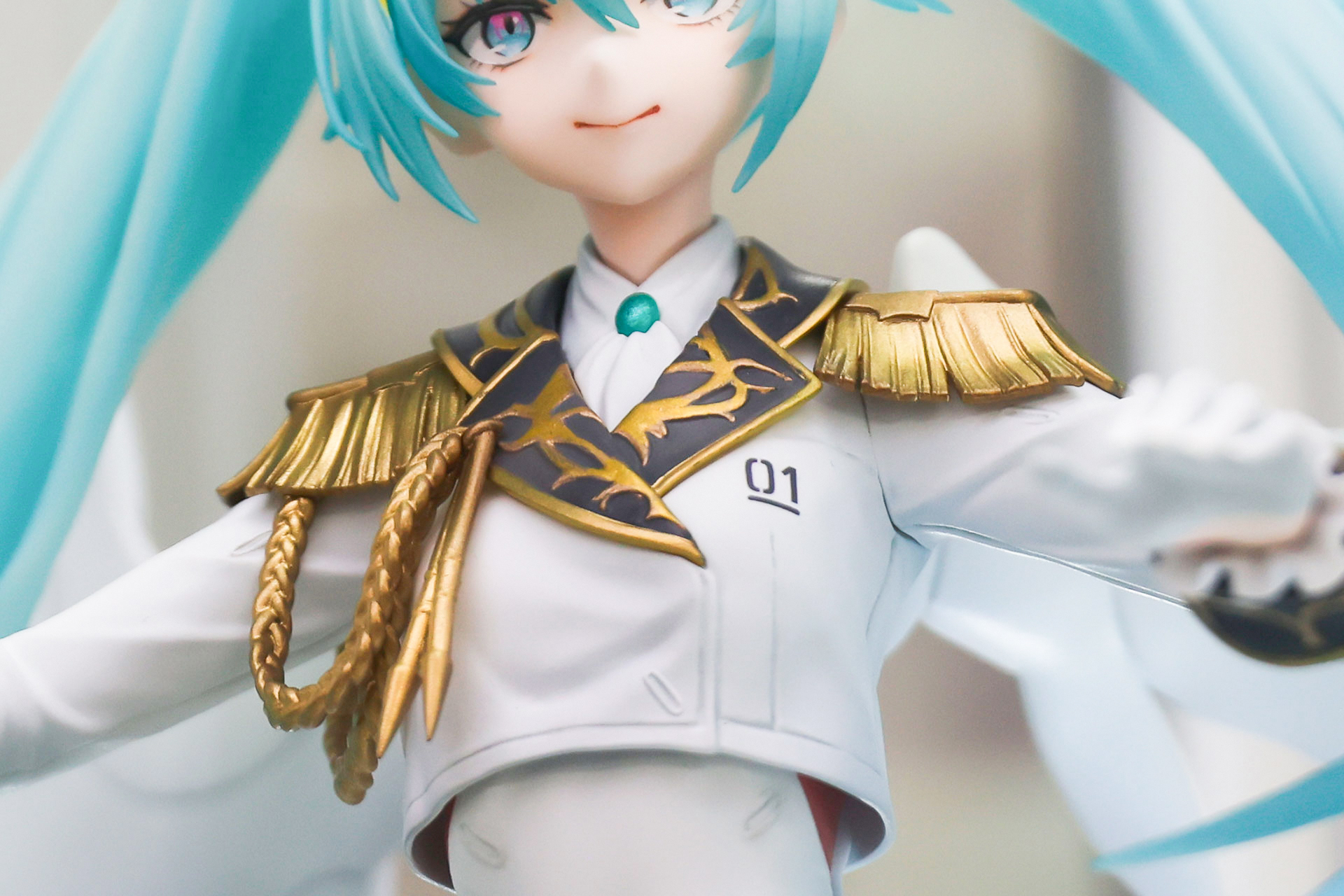 上着はキッチリとしたスタイルだ